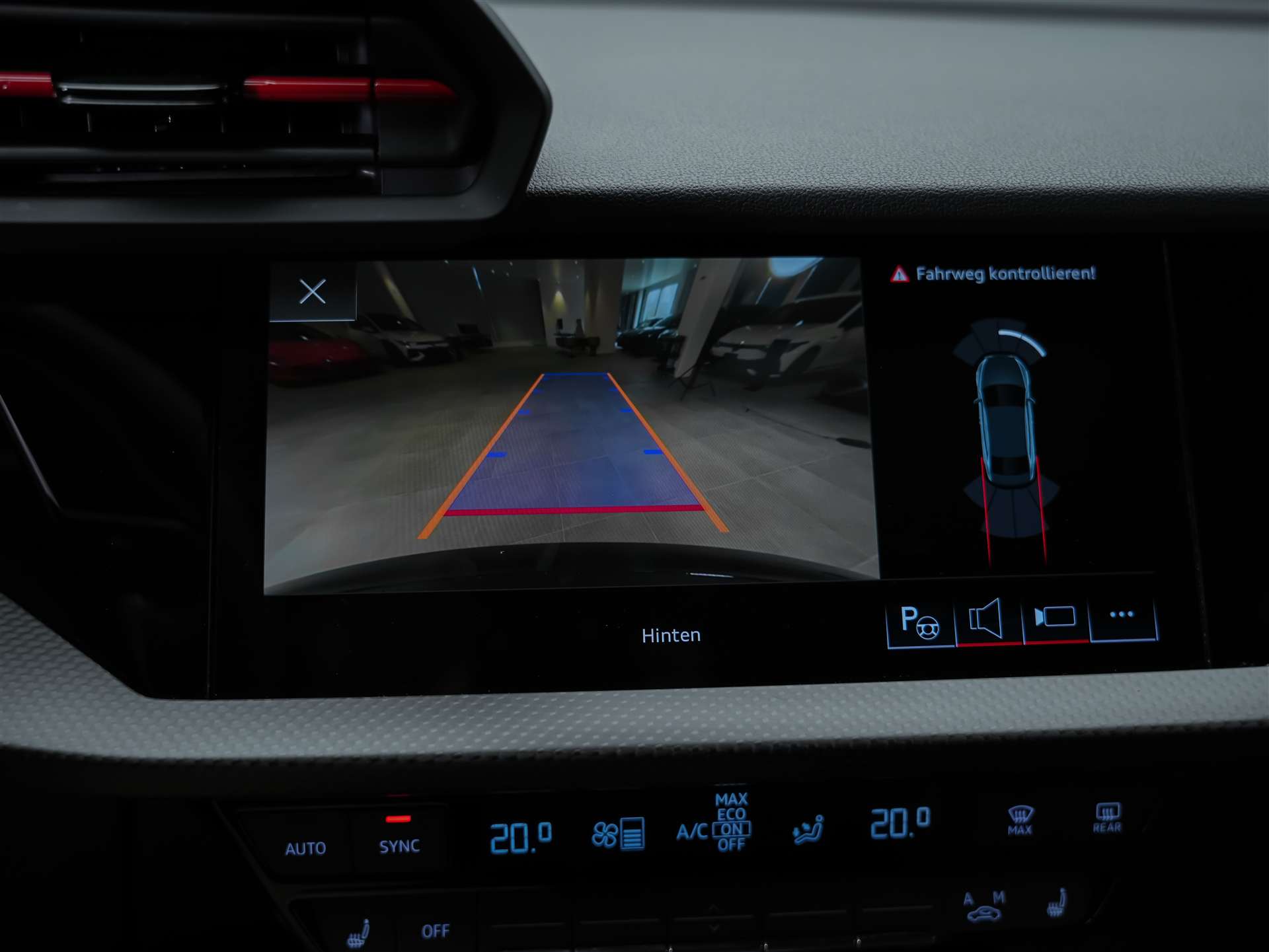 AUDI RS3 Limousine 2.5 TSI quattro S-tronic *Head Up*Panorama*Bang&Olufsen*-image-43