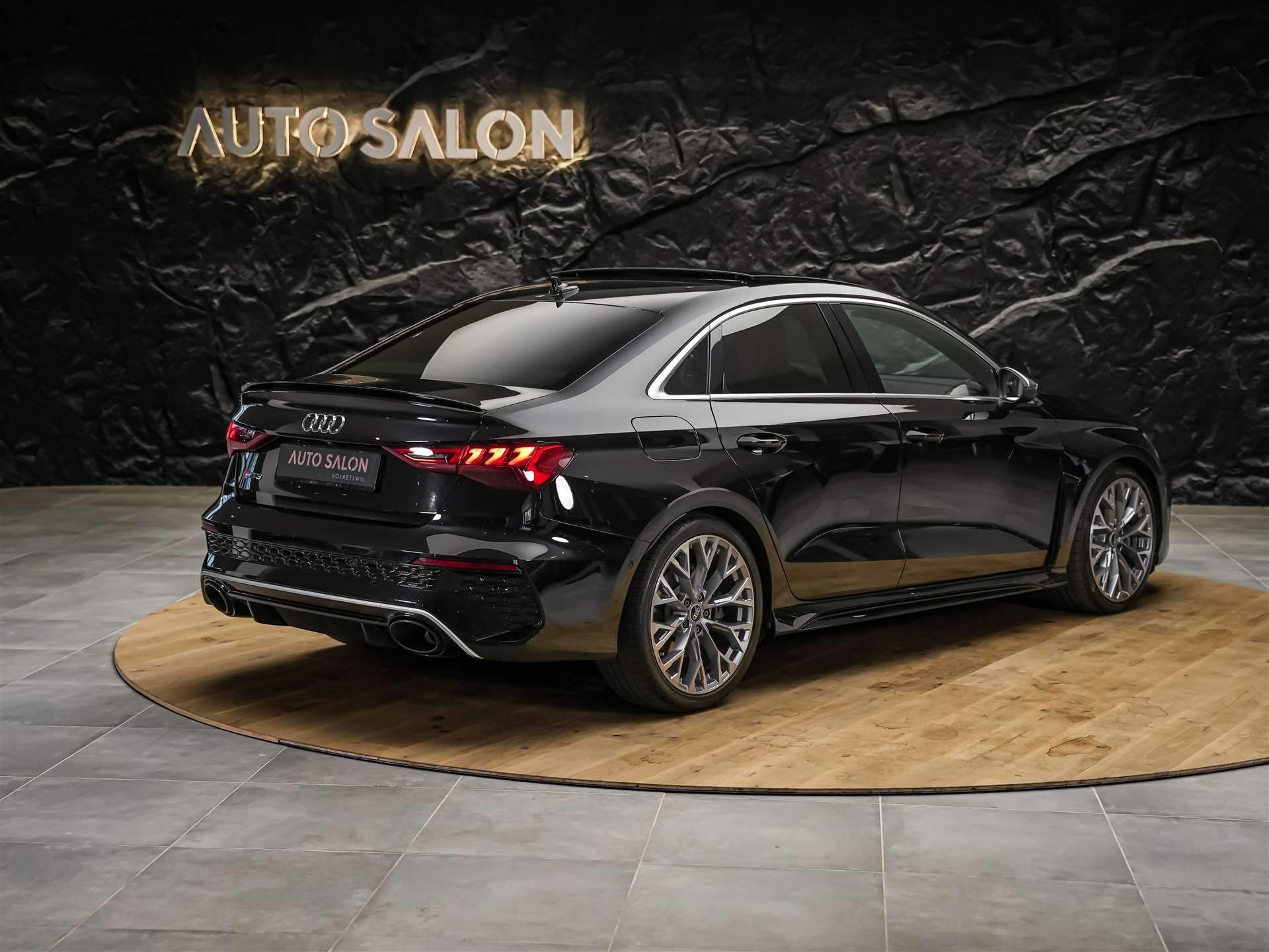 AUDI RS3 Limousine 2.5 TSI quattro S-tronic *Head Up*Panorama*Bang&Olufsen*-image-4