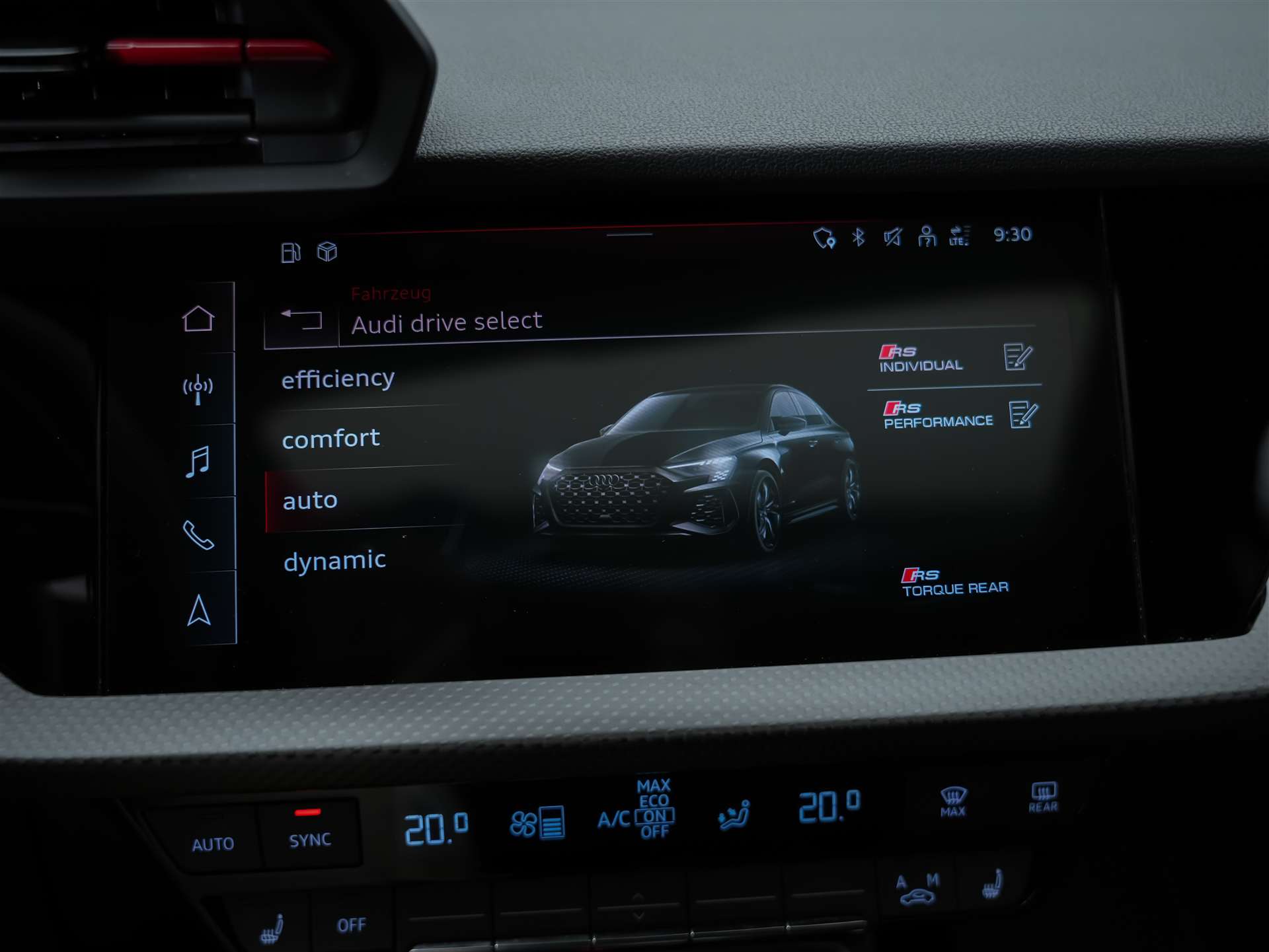 AUDI RS3 Limousine 2.5 TSI quattro S-tronic *Head Up*Panorama*Bang&Olufsen*-image-36