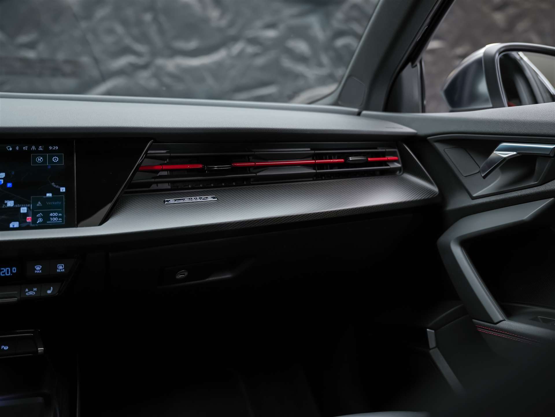 AUDI RS3 Limousine 2.5 TSI quattro S-tronic *Head Up*Panorama*Bang&Olufsen*-image-21