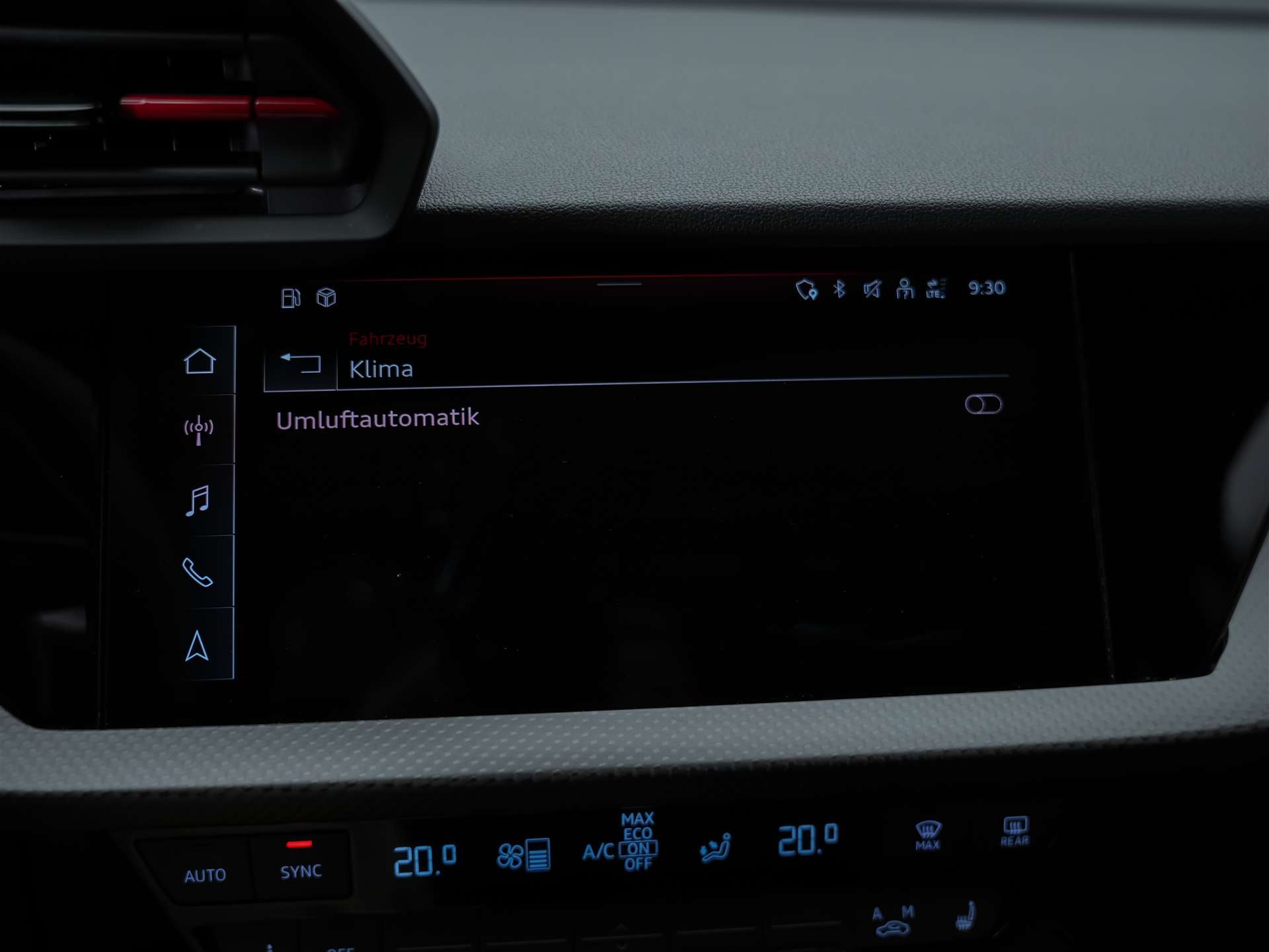 AUDI RS3 Limousine 2.5 TSI quattro S-tronic *Head Up*Panorama*Bang&Olufsen*-image-38