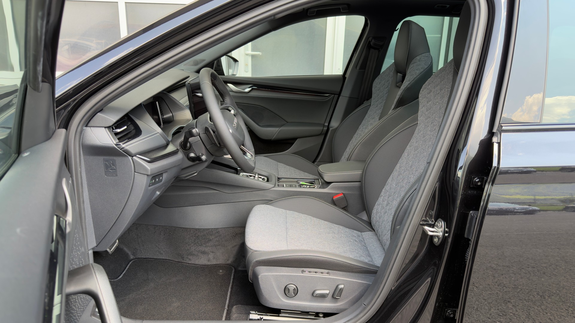 SKODA Oct. DY 2.0 TSI 204PS 7DSG 4x4 2000ccm 204PS/150kW 4 Zylinder TSI Benzin-image-11