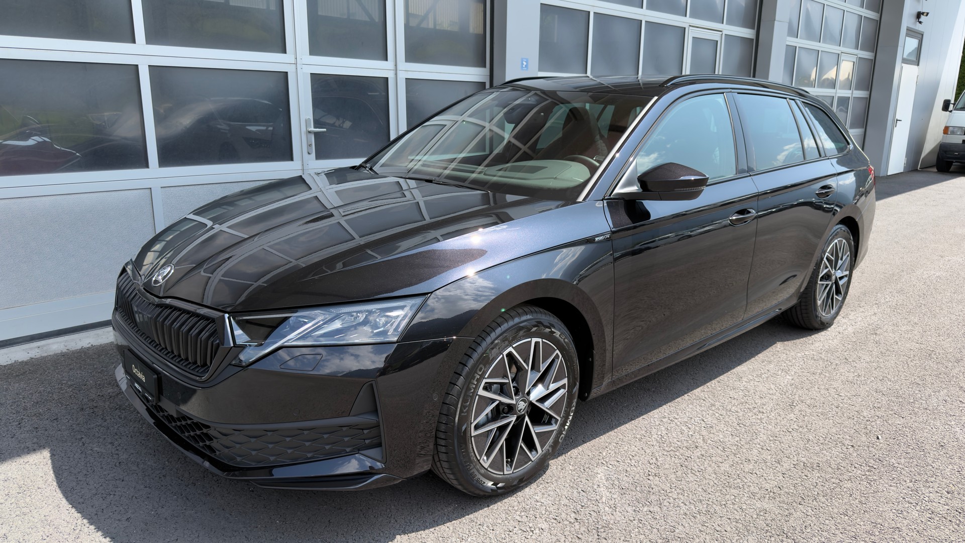 SKODA Oct. DY 2.0 TSI 204PS 7DSG 4x4 2000ccm 204PS/150kW 4 Zylinder TSI Benzin