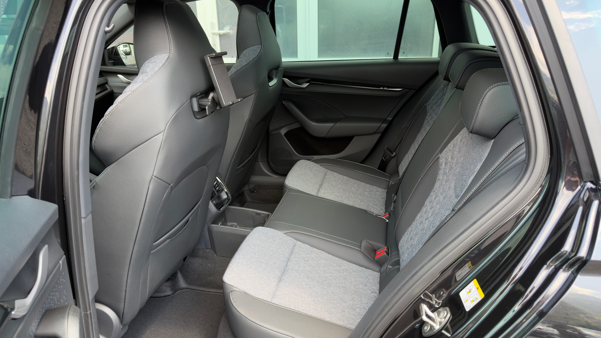 SKODA Oct. DY 2.0 TSI 204PS 7DSG 4x4 2000ccm 204PS/150kW 4 Zylinder TSI Benzin-image-9