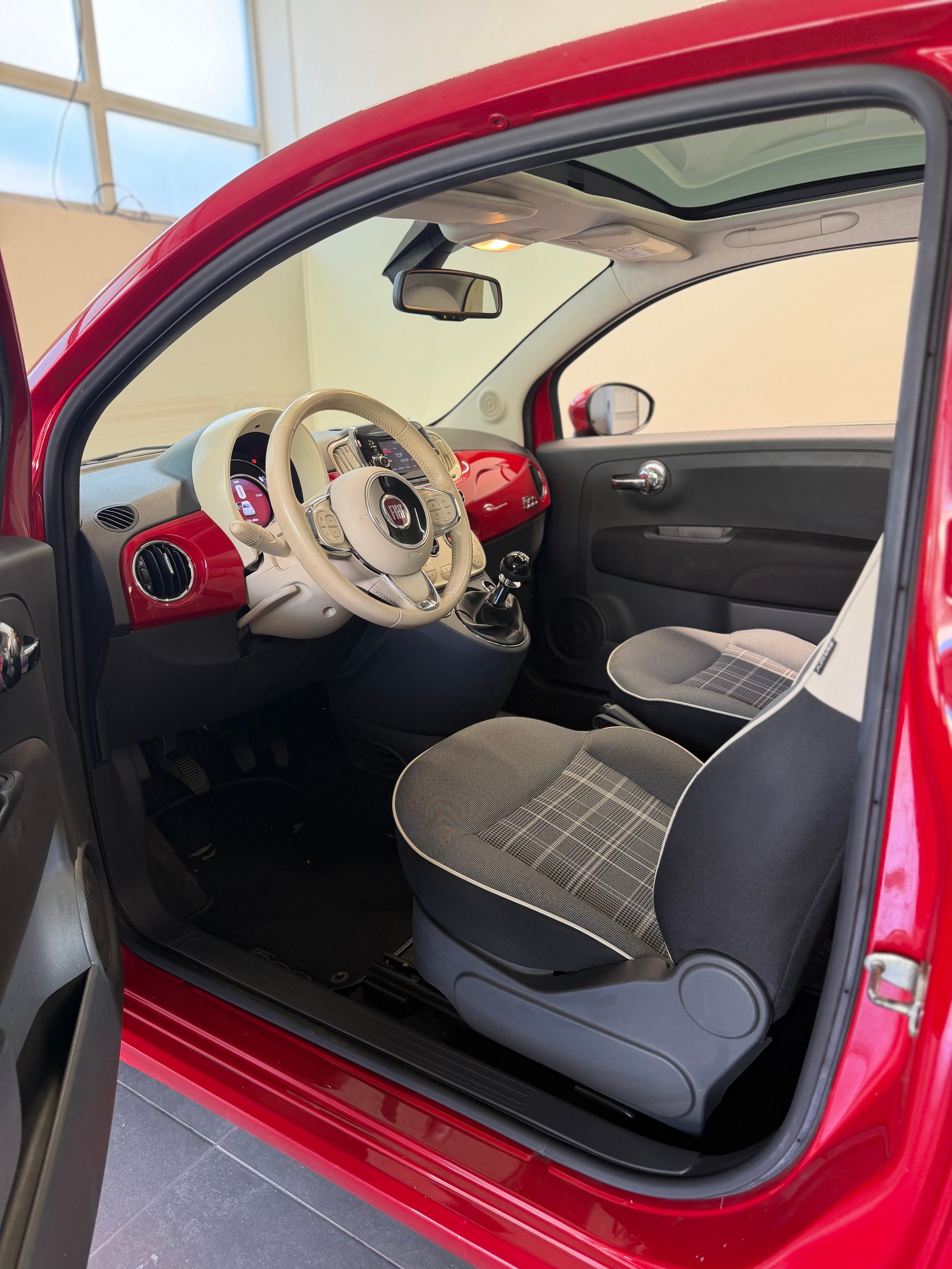 FIAT 500 1.2 Lounge-image-4