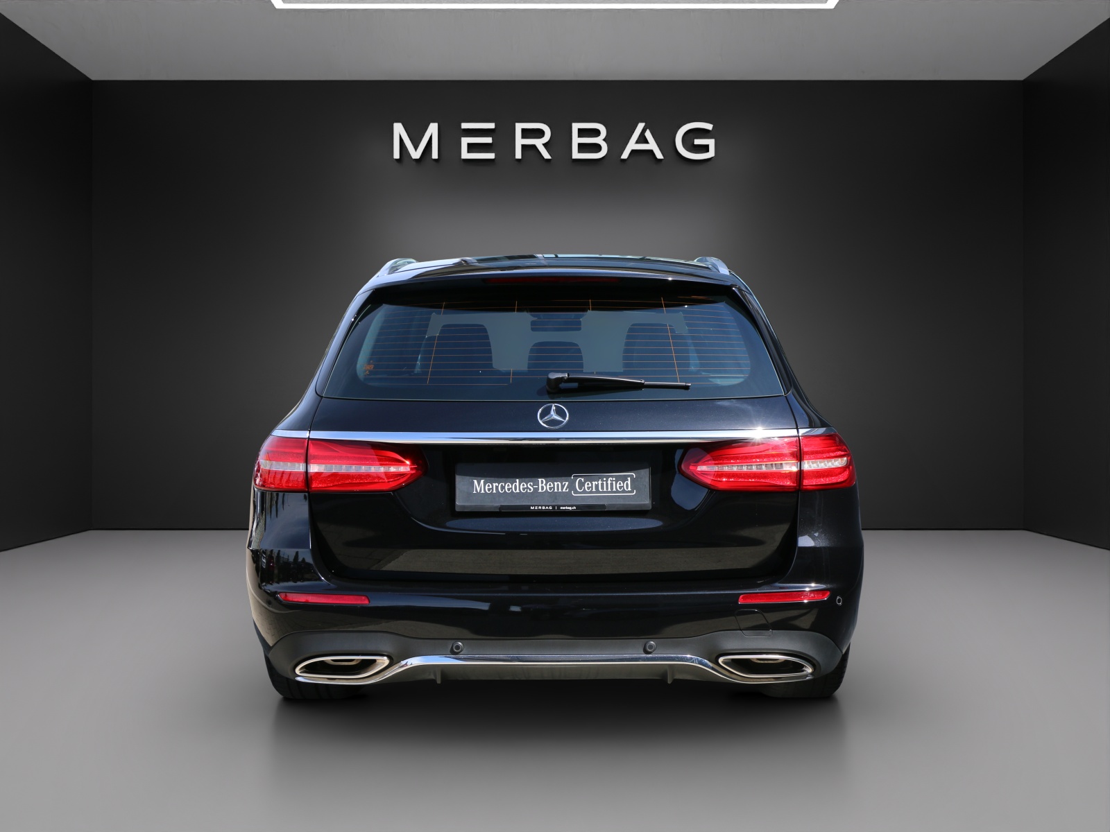 MERCEDES-BENZ E 250 AMG Line-image-3
