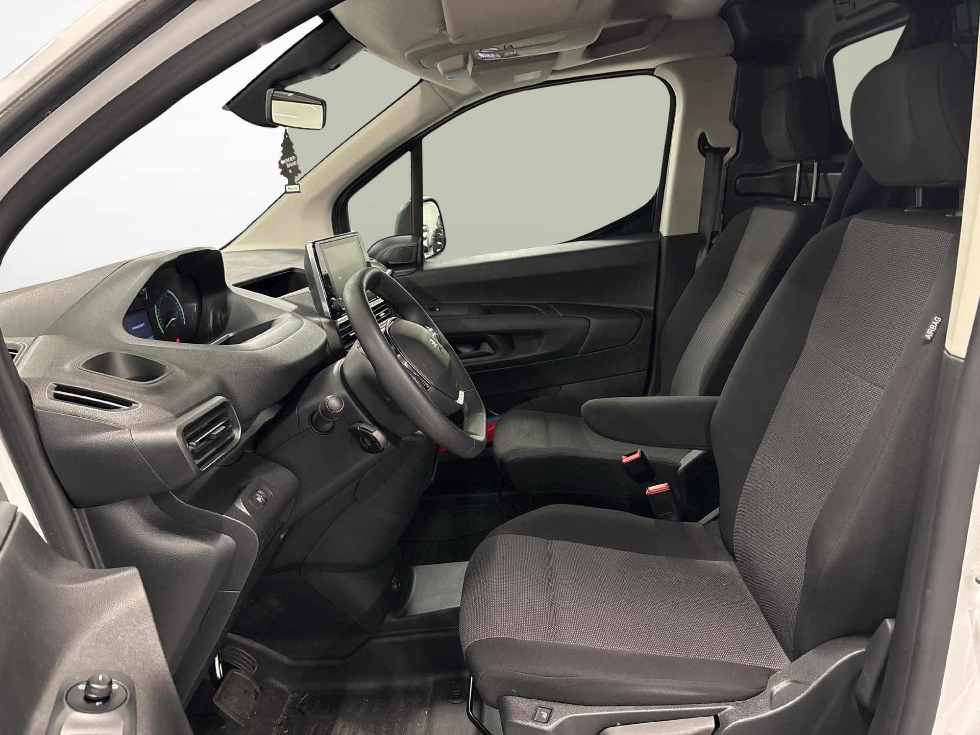 PEUGEOT e-Partner Kaw. 800 Long 50 kWh Premium-image-9