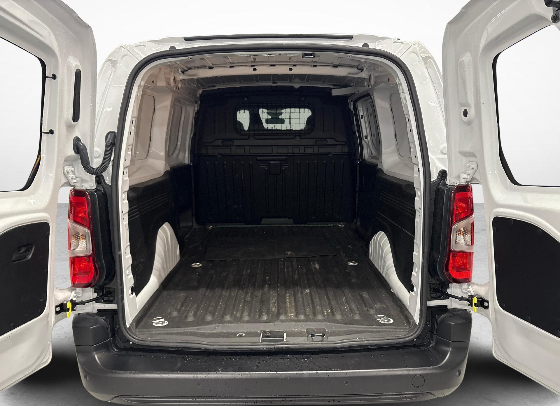 PEUGEOT e-Partner Kaw. 800 Long 50 kWh Premium-image-4