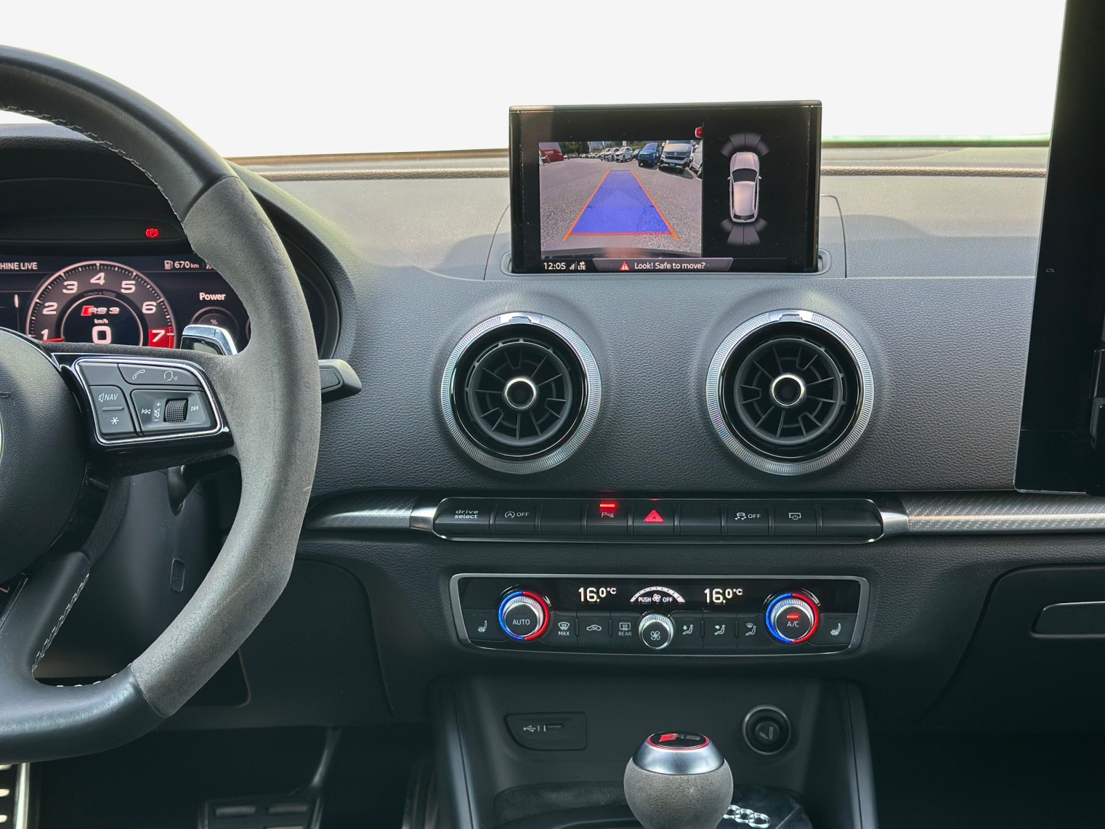 AUDI RS3 Sportback 2.5 TSI quattro S-tronic-image-10