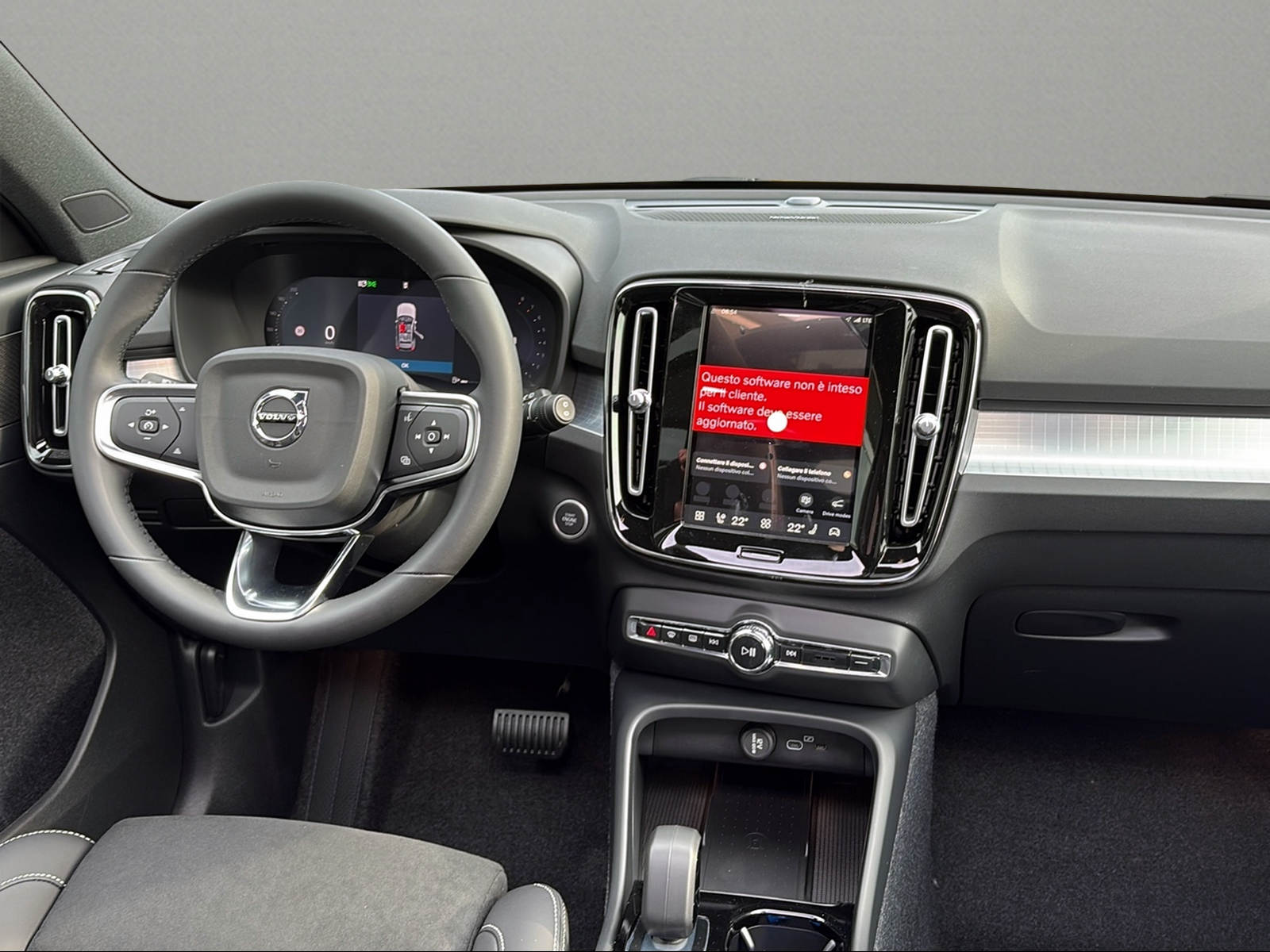 VOLVO XC40 B4 Benzin Mild Hybrid Ultra Black Edition DCT-image-15