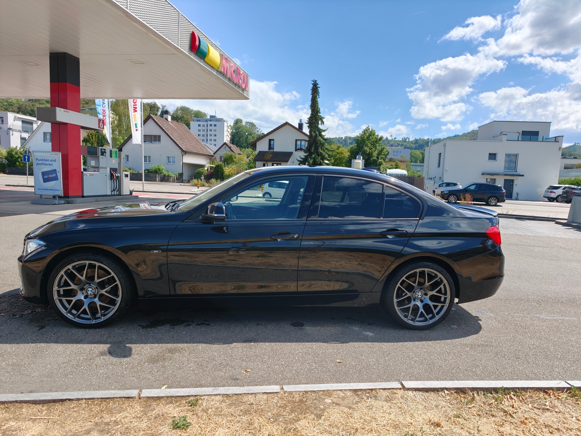 BMW 328i SAG-image-0