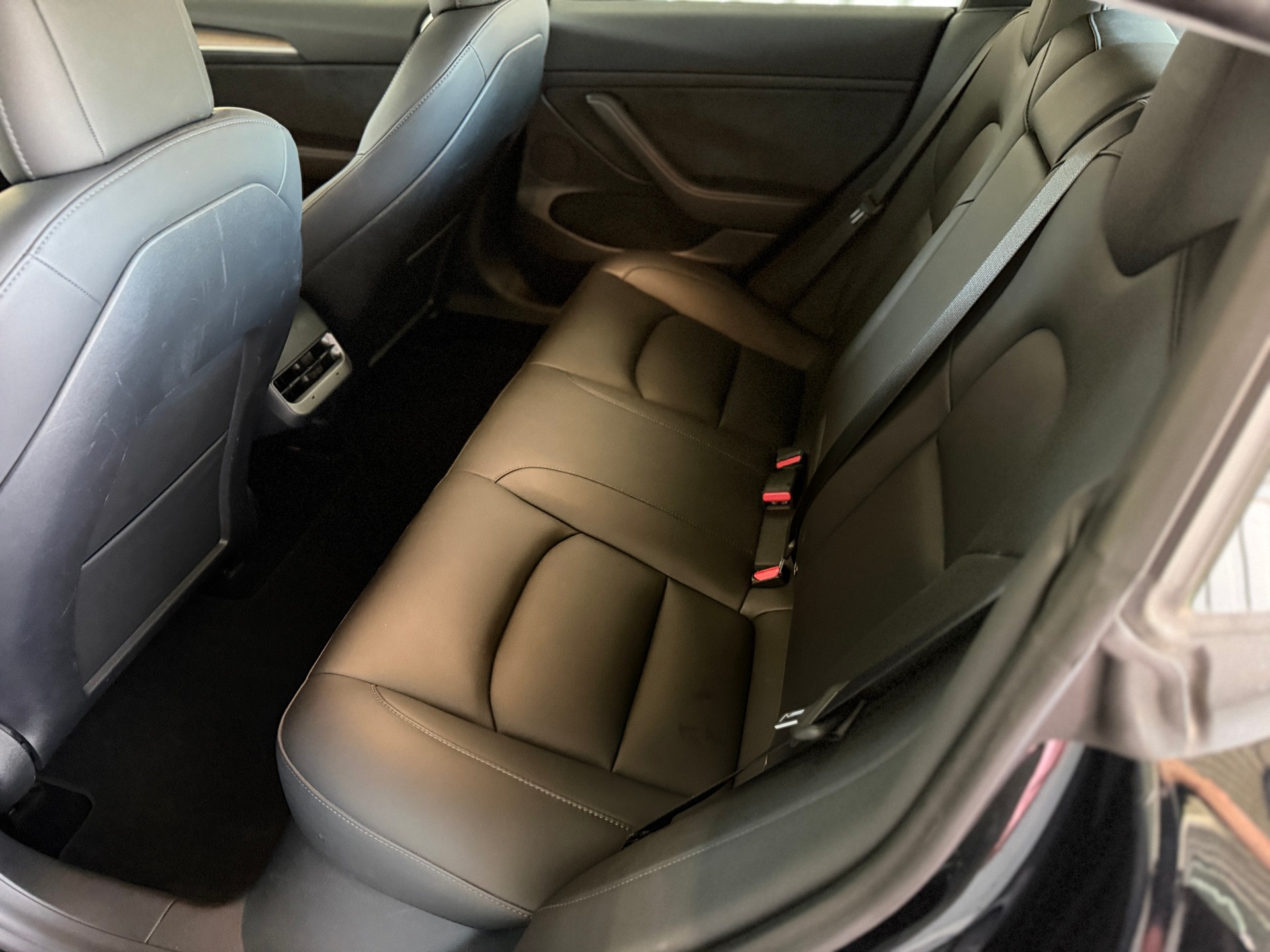 TESLA Model 3 Performance D-image-8