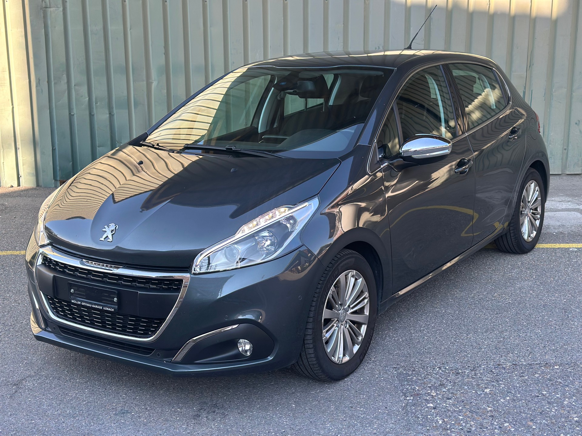 PEUGEOT 208 1.2 PureTech Active EAT6-image-0