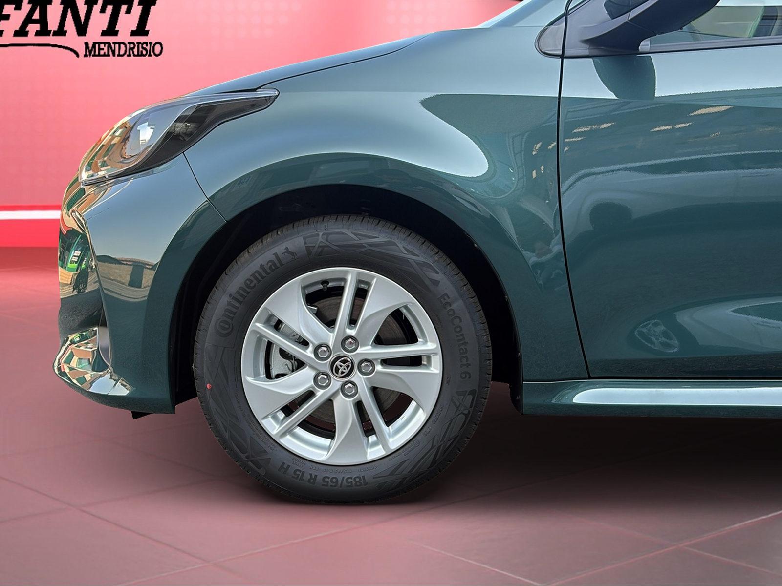 TOYOTA Yaris 1.5 VVT-i HSD Comfort-image-2