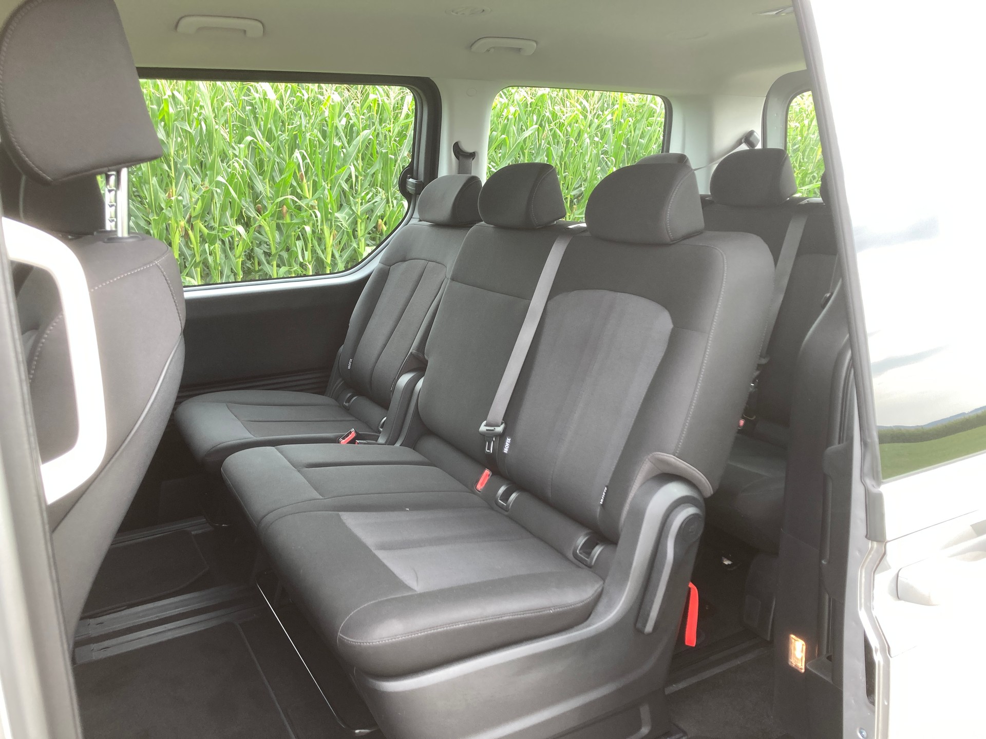 HYUNDAI Staria Premium 2.2 CRDi Amplia 4WD A 9 Sitzer-image-7