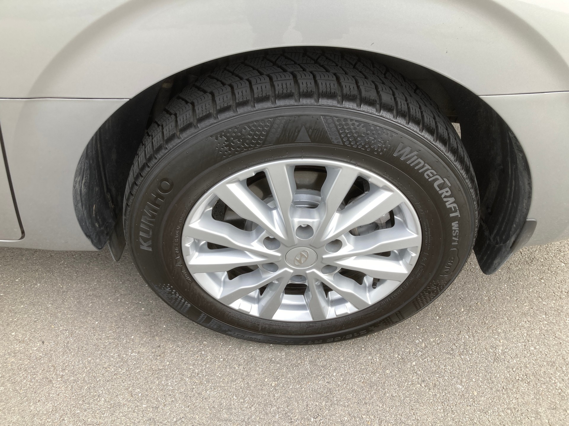 HYUNDAI Staria Premium 2.2 CRDi Amplia 4WD A 9 Sitzer-image-6