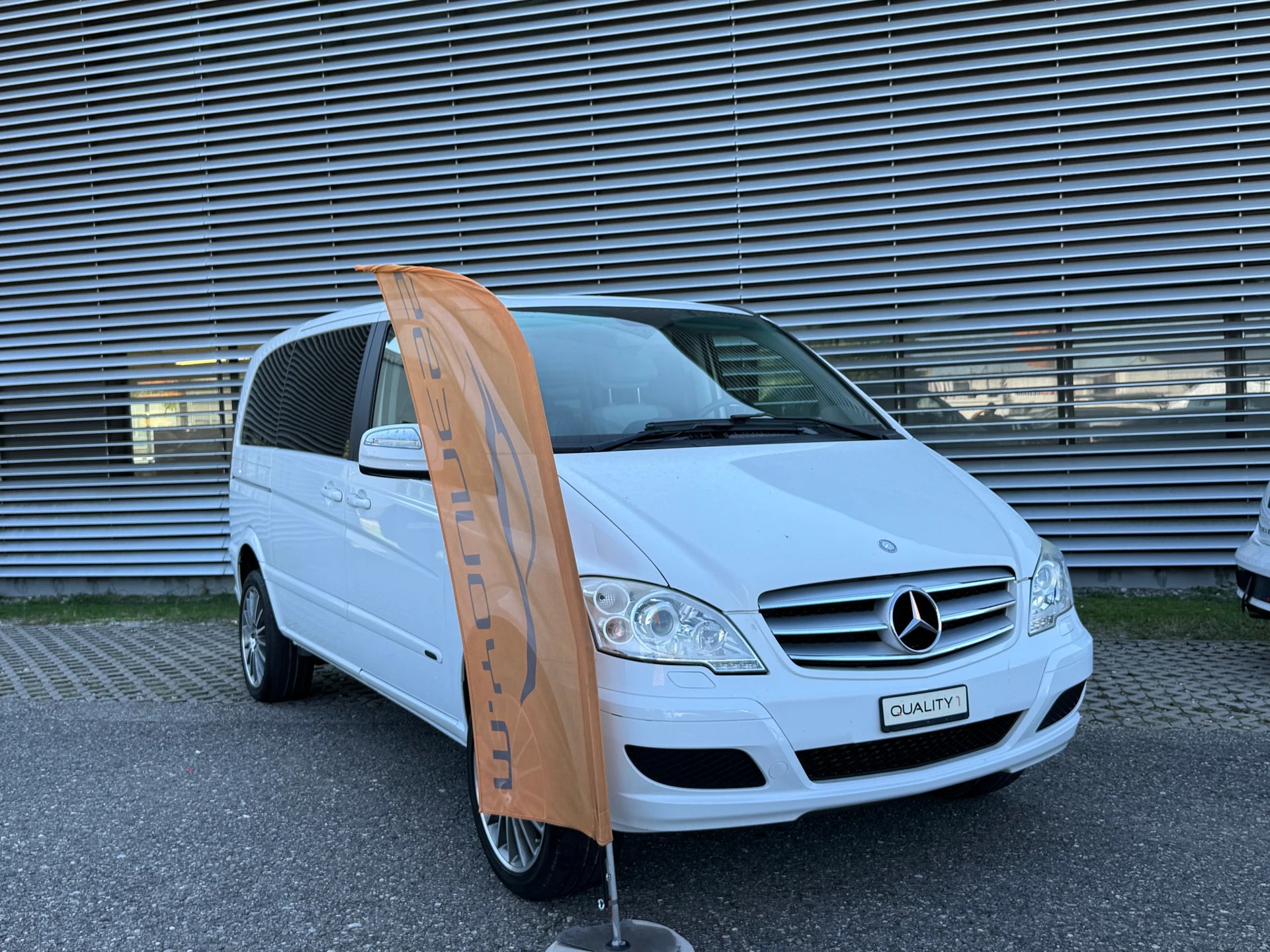 MERCEDES-BENZ Viano 2.2 CDI Blue Eff. Ambiente Ed. EL 4Matic A-image-0