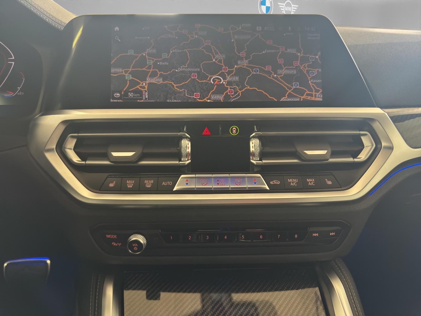 BMW M440i xDrive Cabrio-image-12