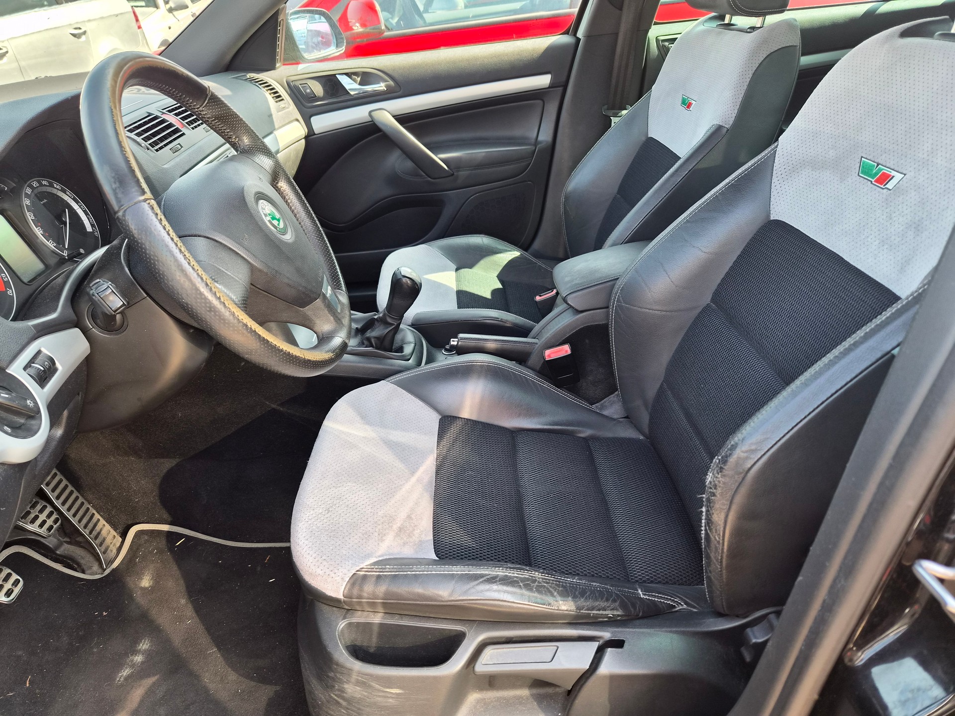 SKODA Octavia 2.0 TFSI RS-image-5