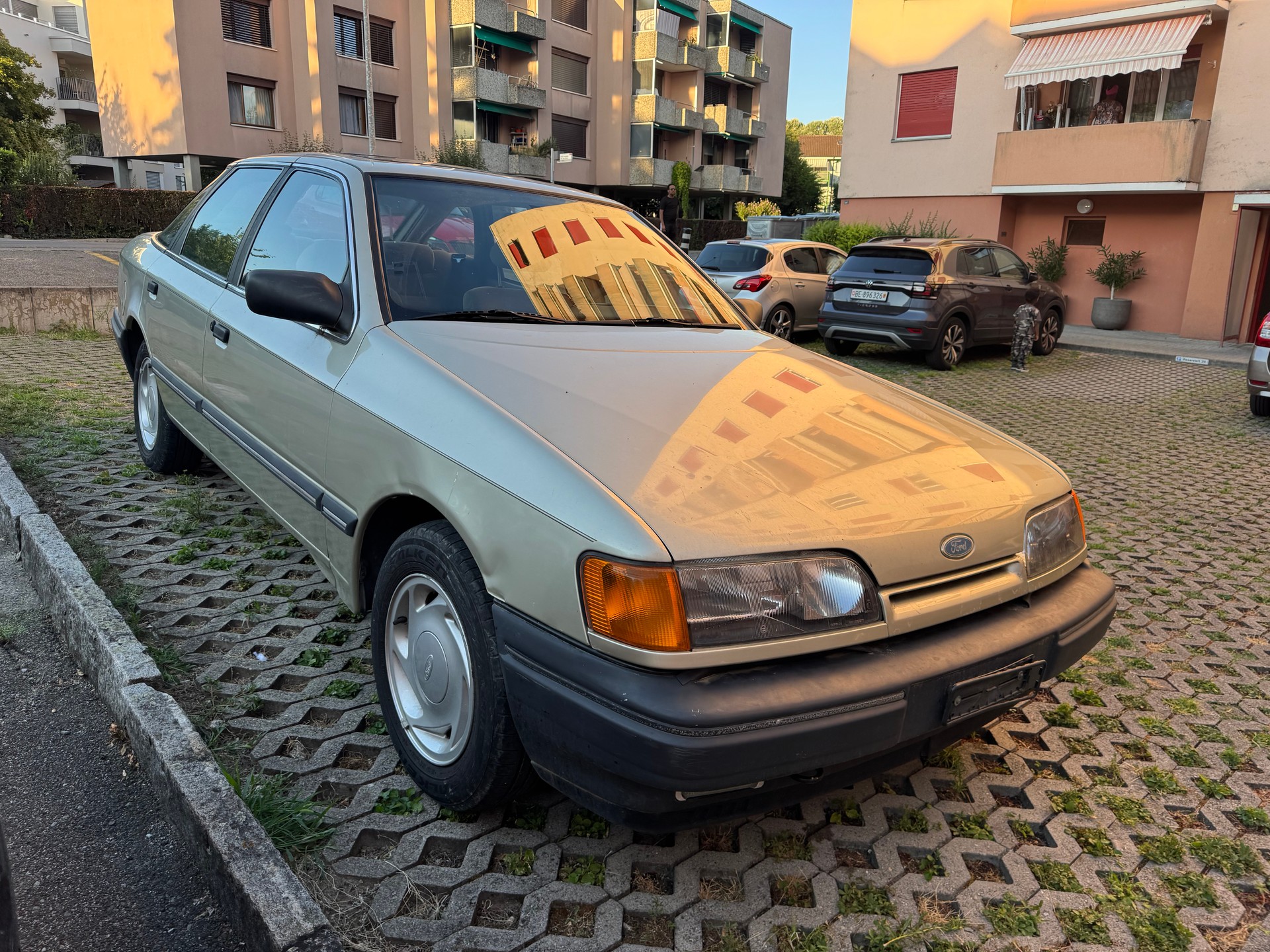 FORD Scorpio 2.4i Ghia-image-3