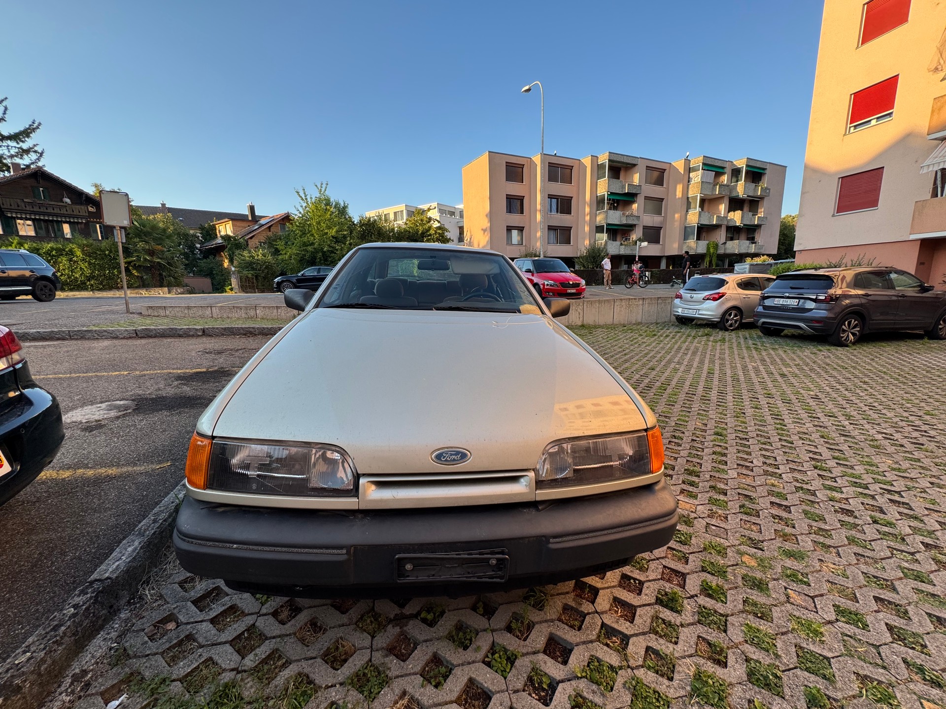 FORD Scorpio 2.4i Ghia-image-0