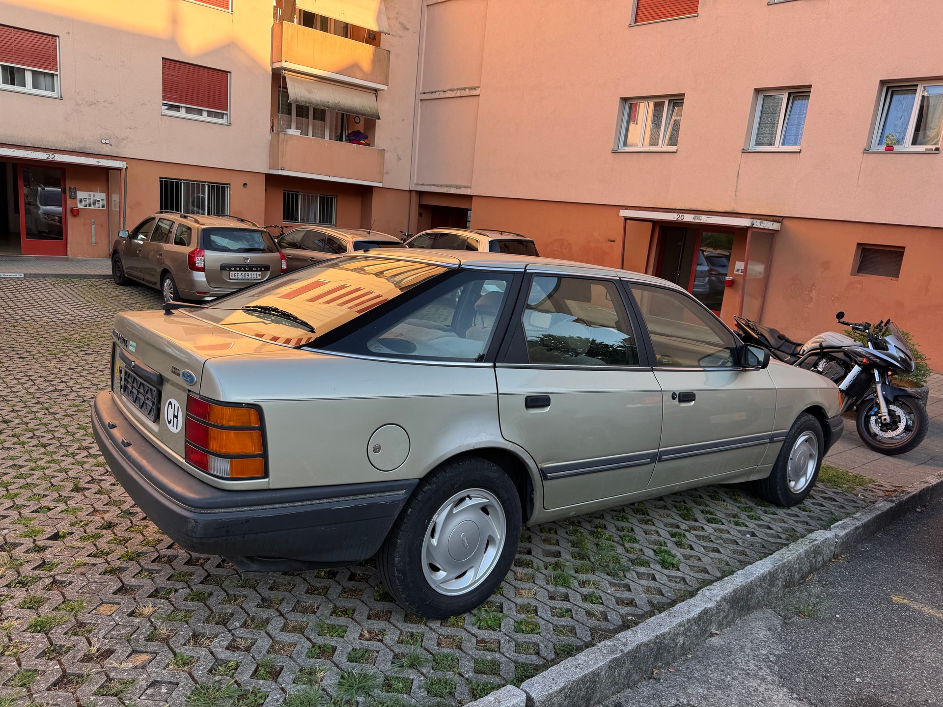 FORD Scorpio 2.4i Ghia-image-7
