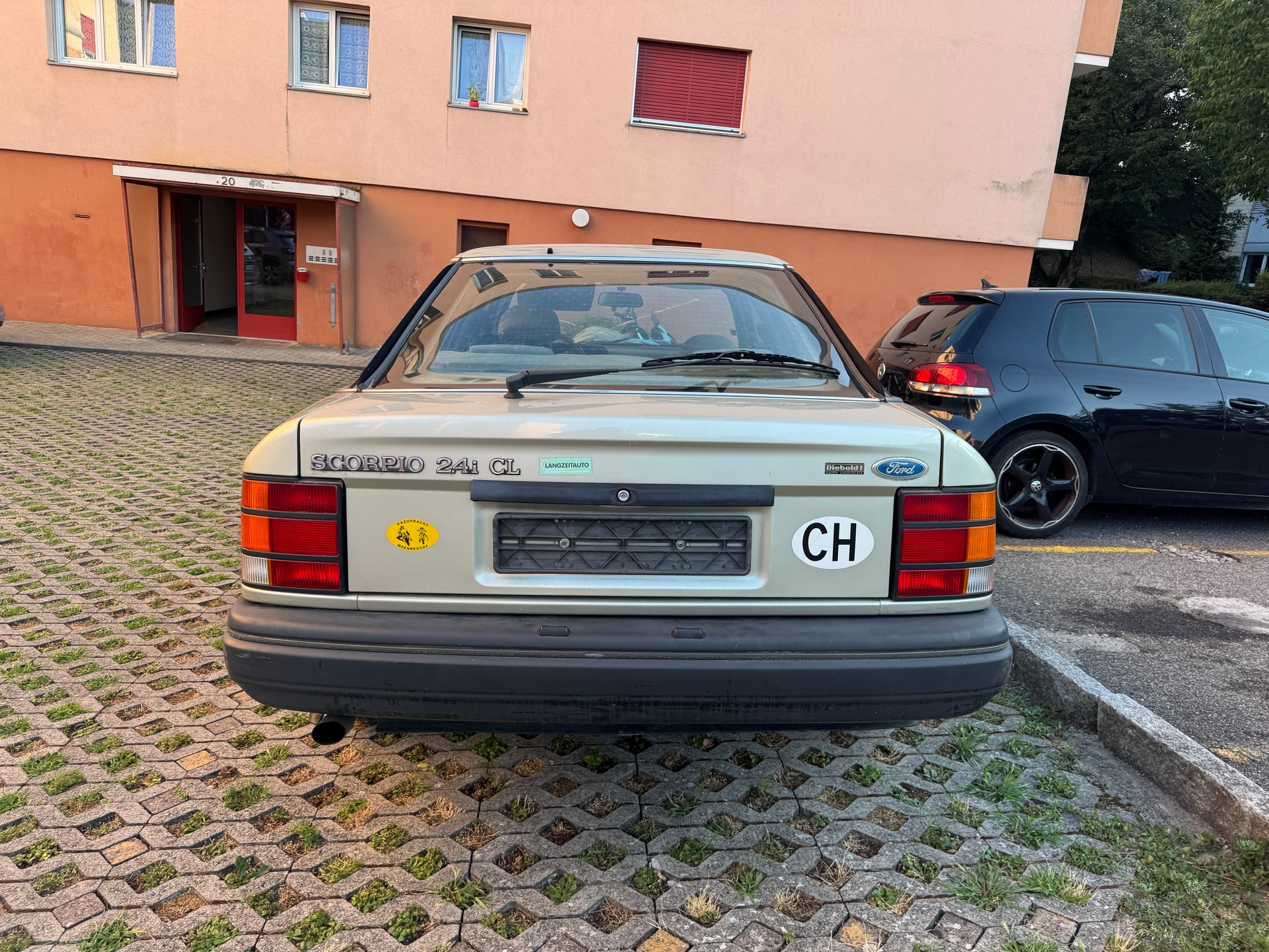 FORD Scorpio 2.4i Ghia-image-2