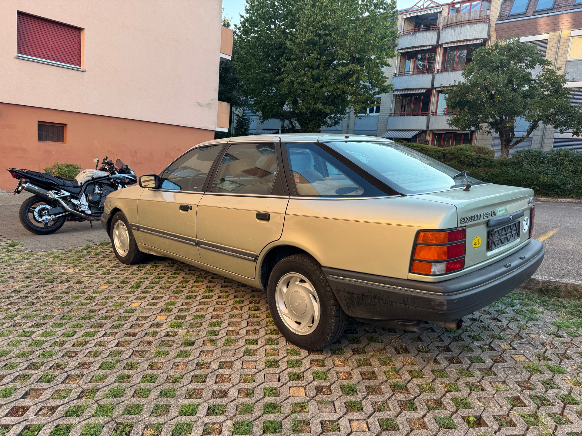 FORD Scorpio 2.4i Ghia-image-4