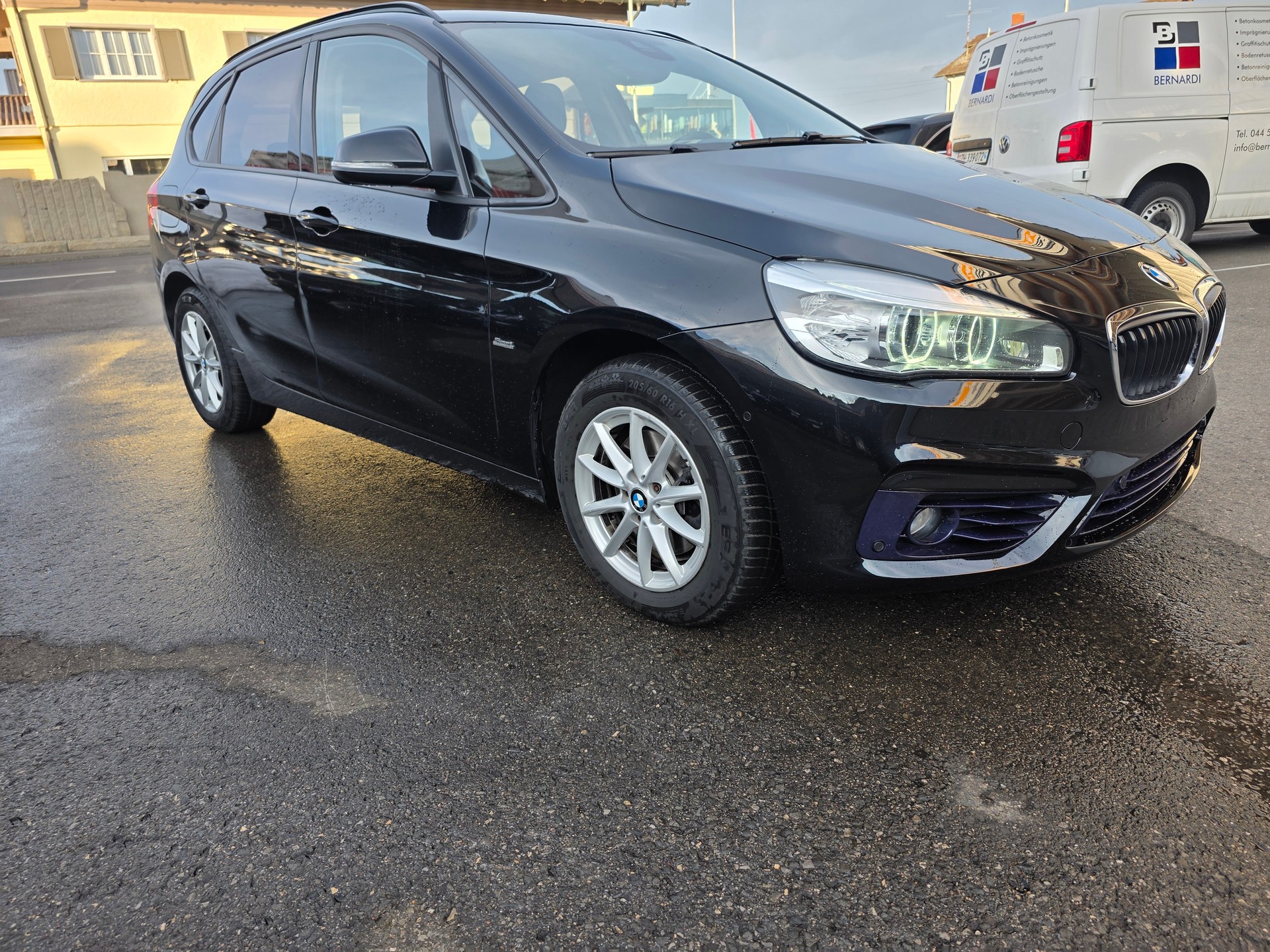 BMW 220d xDrive Active Tourer Sport Line Steptronic-image-3