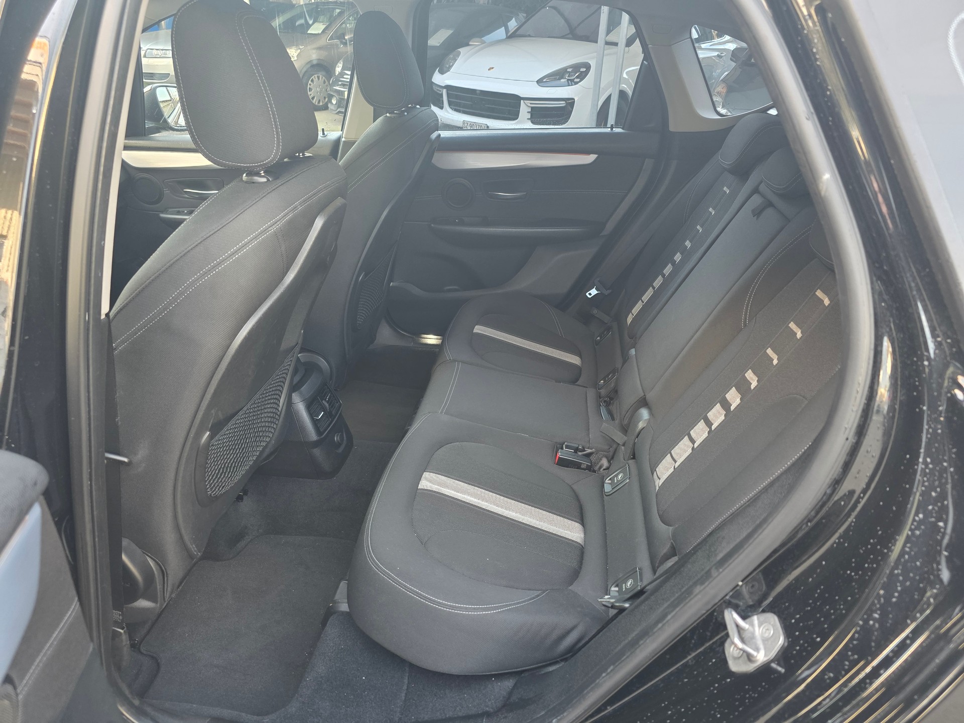 BMW 220d xDrive Active Tourer Sport Line Steptronic-image-10