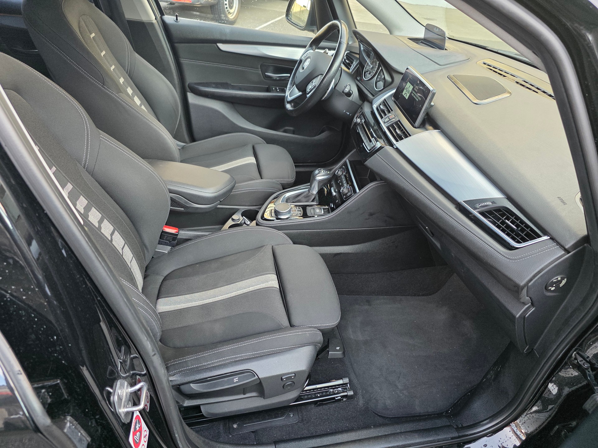 BMW 220d xDrive Active Tourer Sport Line Steptronic-image-13