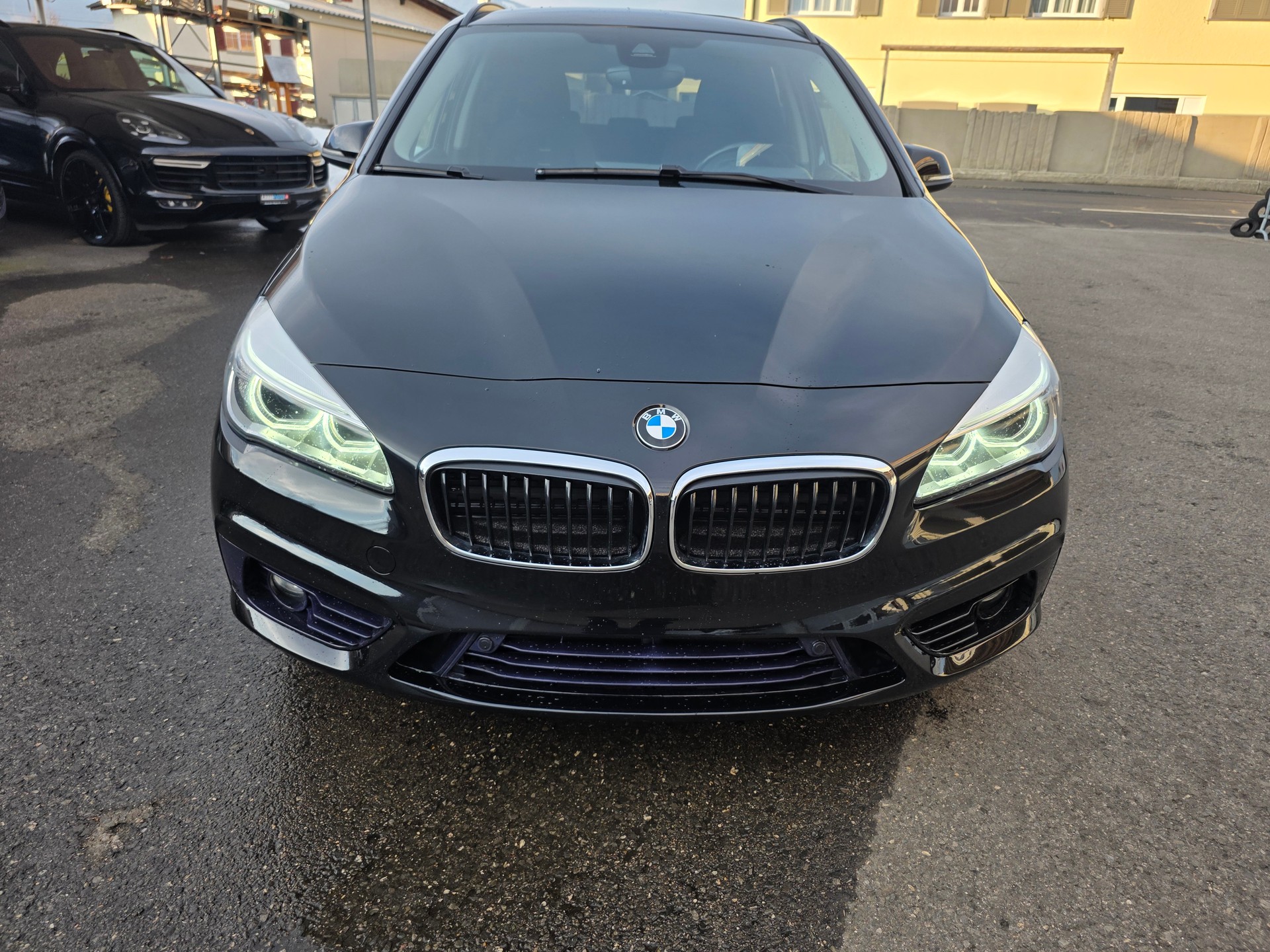 BMW 220d xDrive Active Tourer Sport Line Steptronic-image-2