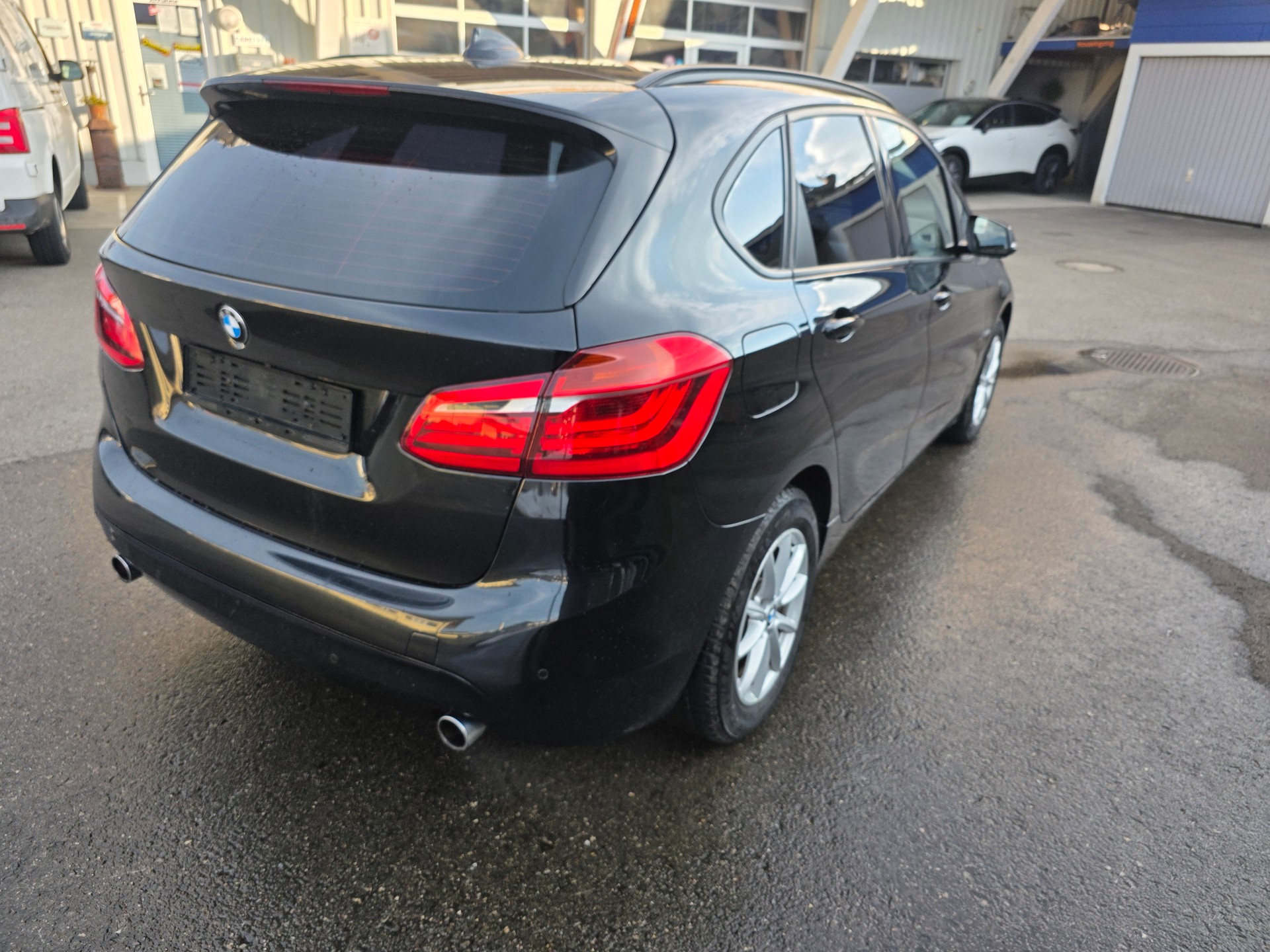 BMW 220d xDrive Active Tourer Sport Line Steptronic-image-8