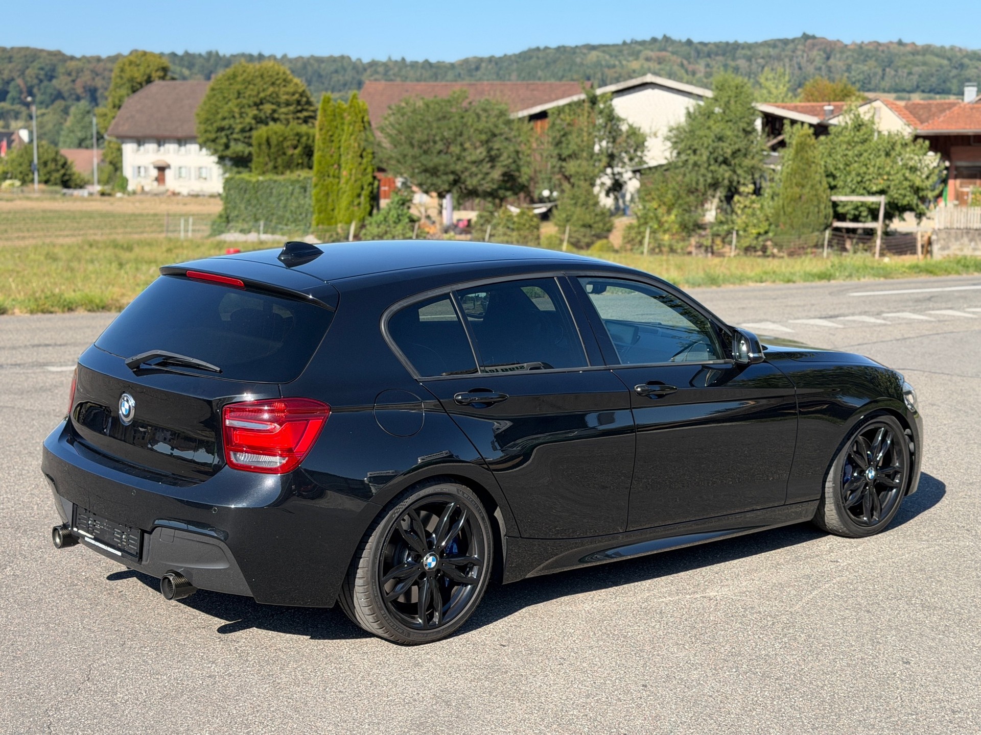 BMW M135i xDrive Steptronic-image-12