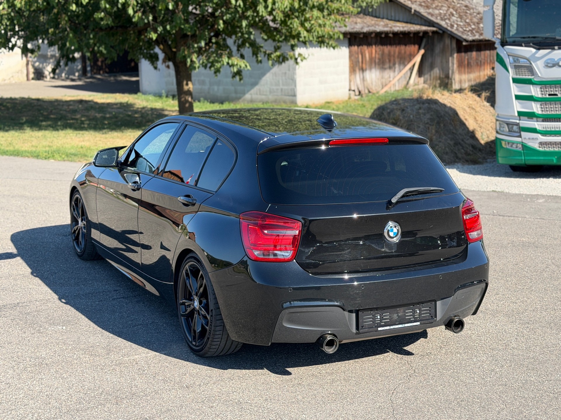 BMW M135i xDrive Steptronic-image-13