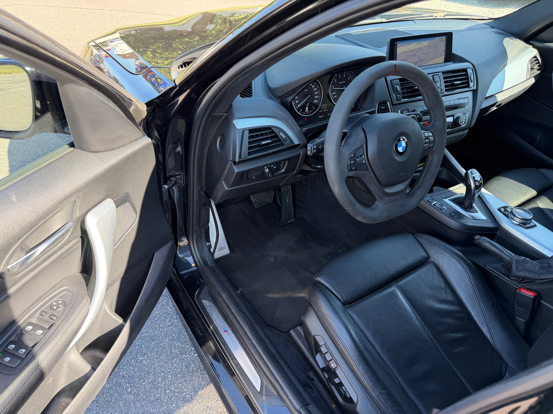 BMW M135i xDrive Steptronic-image-8