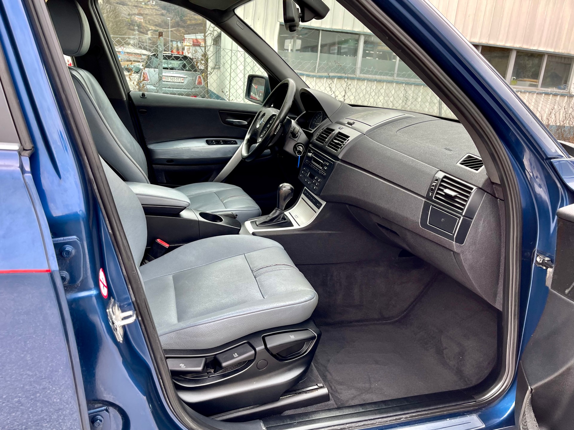 BMW X3 3.0d-image-12
