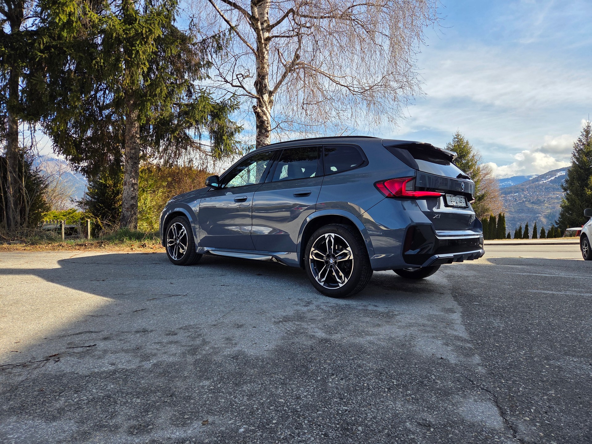BMW X1 xDrive 23i 48V M Sport-image-1