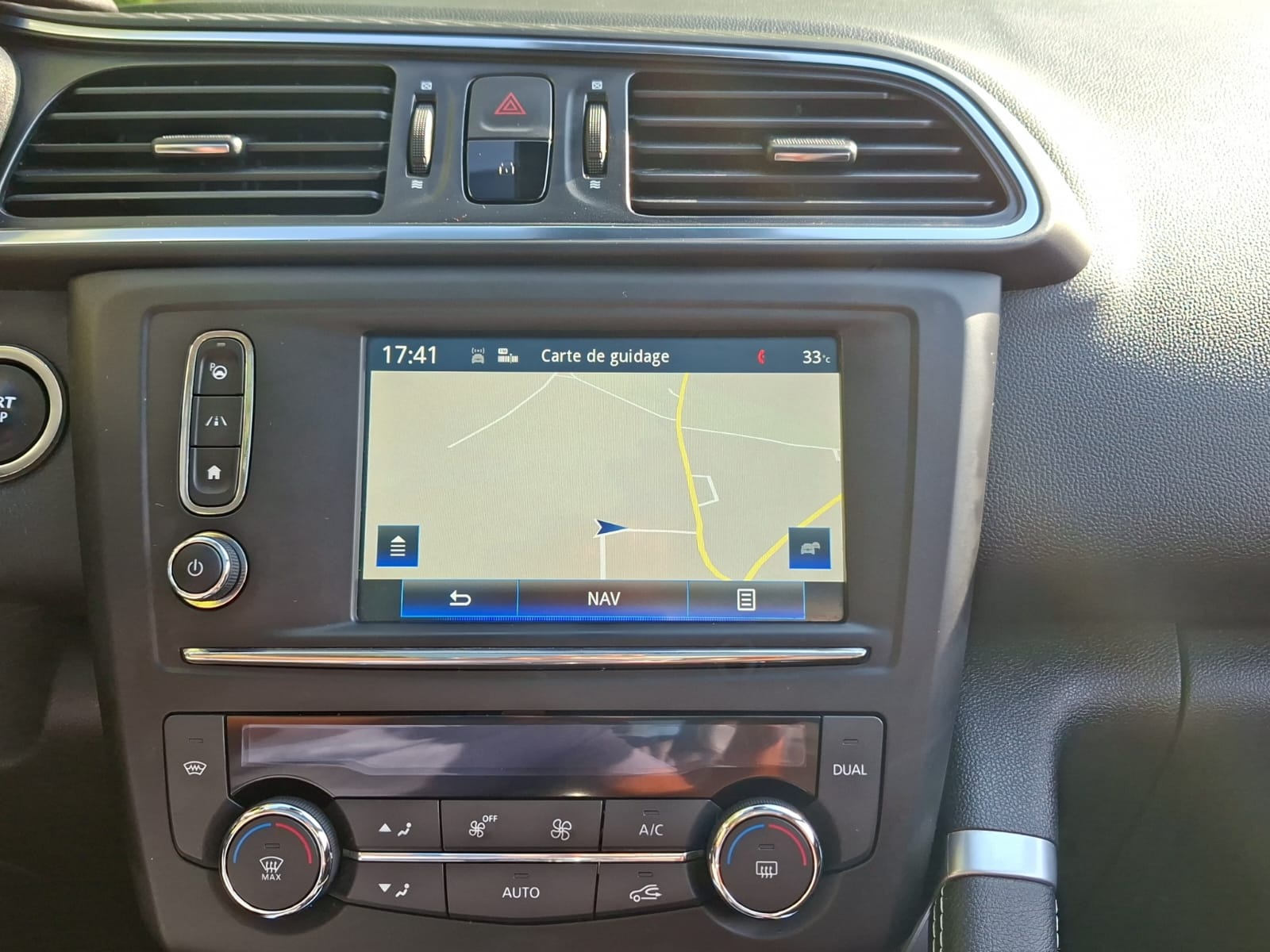 RENAULT Kadjar 1.2 16V Turbo Bose-image-16