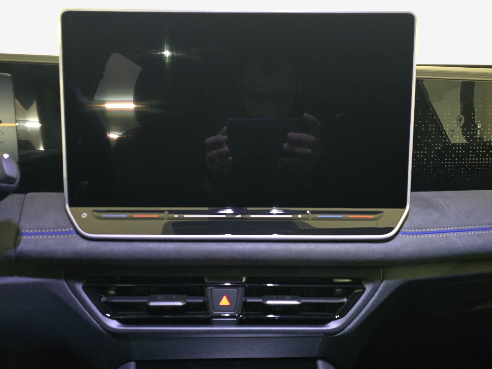 VW Tiguan R-Line UNITED 2.0TSI 204PS 4Motion-image-10