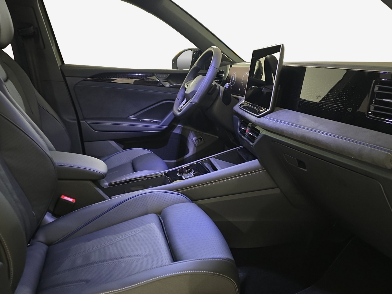 VW Tiguan R-Line UNITED 2.0TSI 204PS 4Motion-image-13