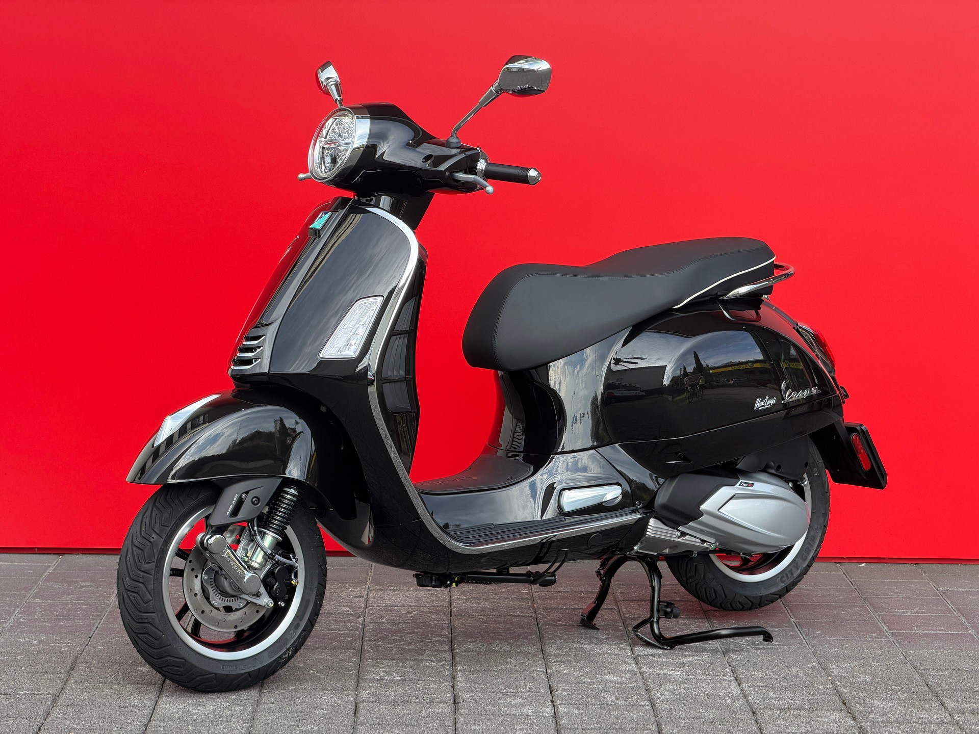 PIAGGIO Vespa GTS 125 Super RST Euro 5+ MY26-showroom-element-1