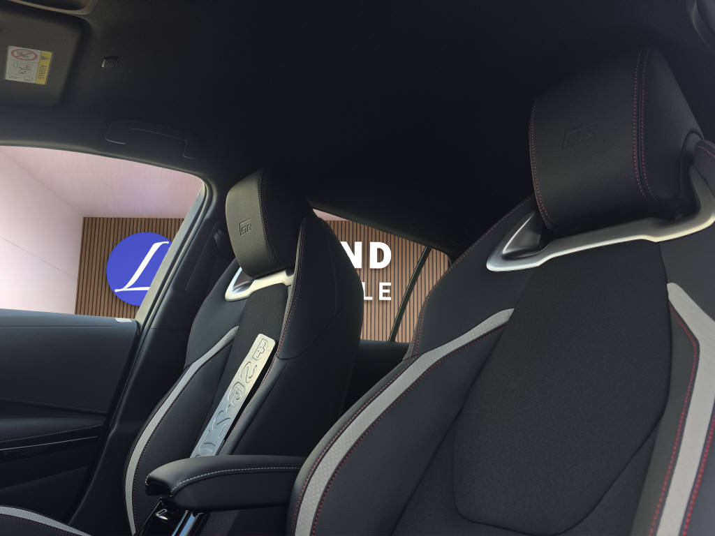 TOYOTA Corolla Touring Sports 2.0 HSD GR-Sport + e-CVT Automat-image-12