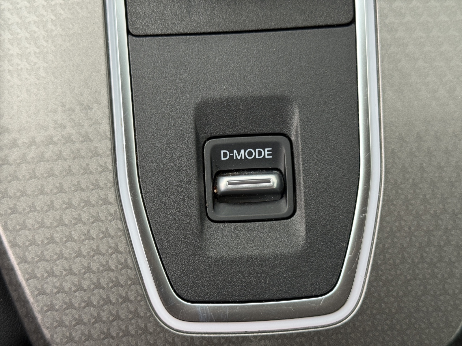 NISSAN Qashqai 1.3 DIG-T MHEV N-Connecta Xtronic-image-25