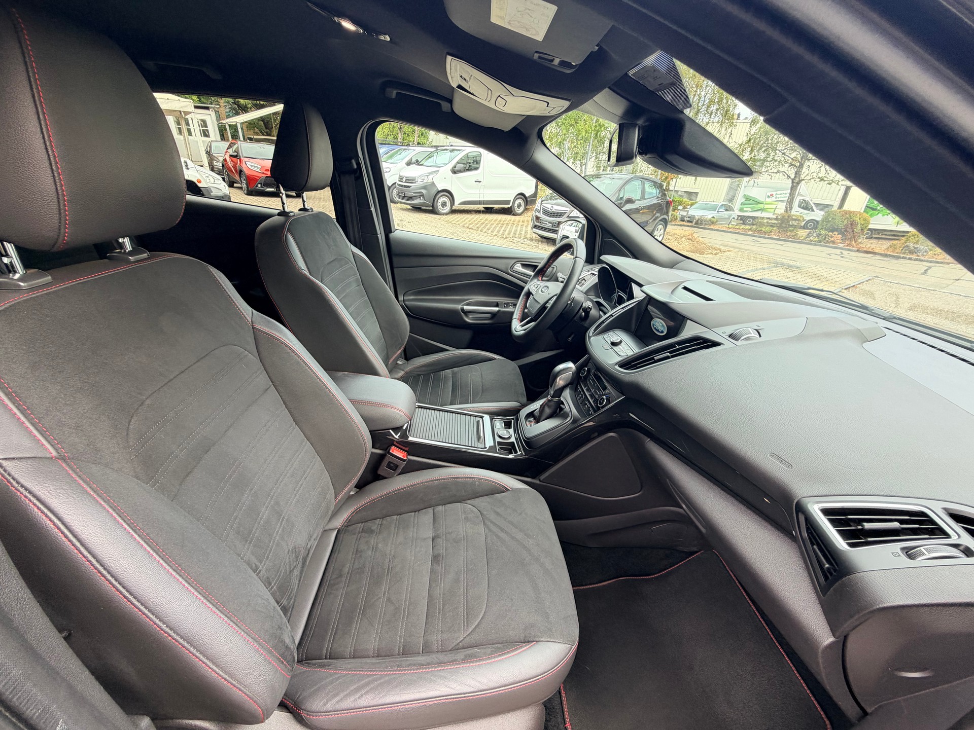 FORD Kuga 2.0 SCTi ST Line High 4WD Automatic-image-8