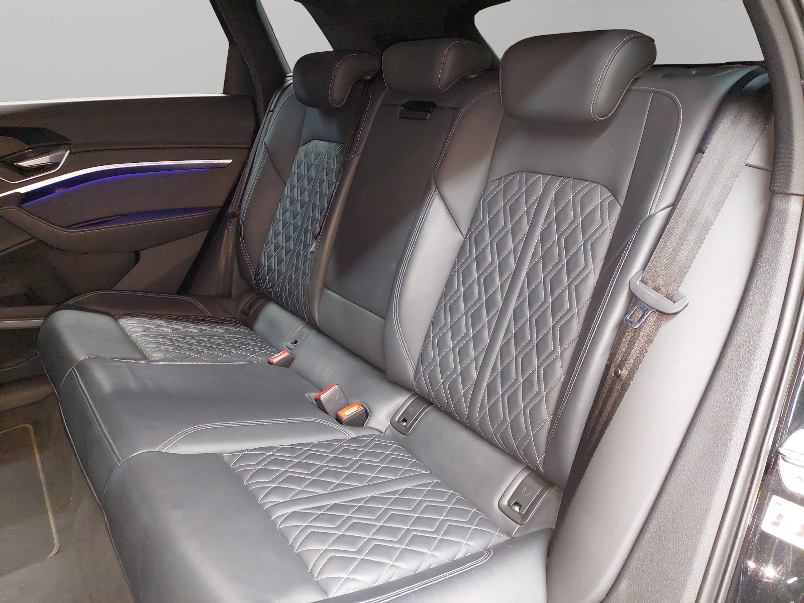 AUDI e-tron S quattro-image-7