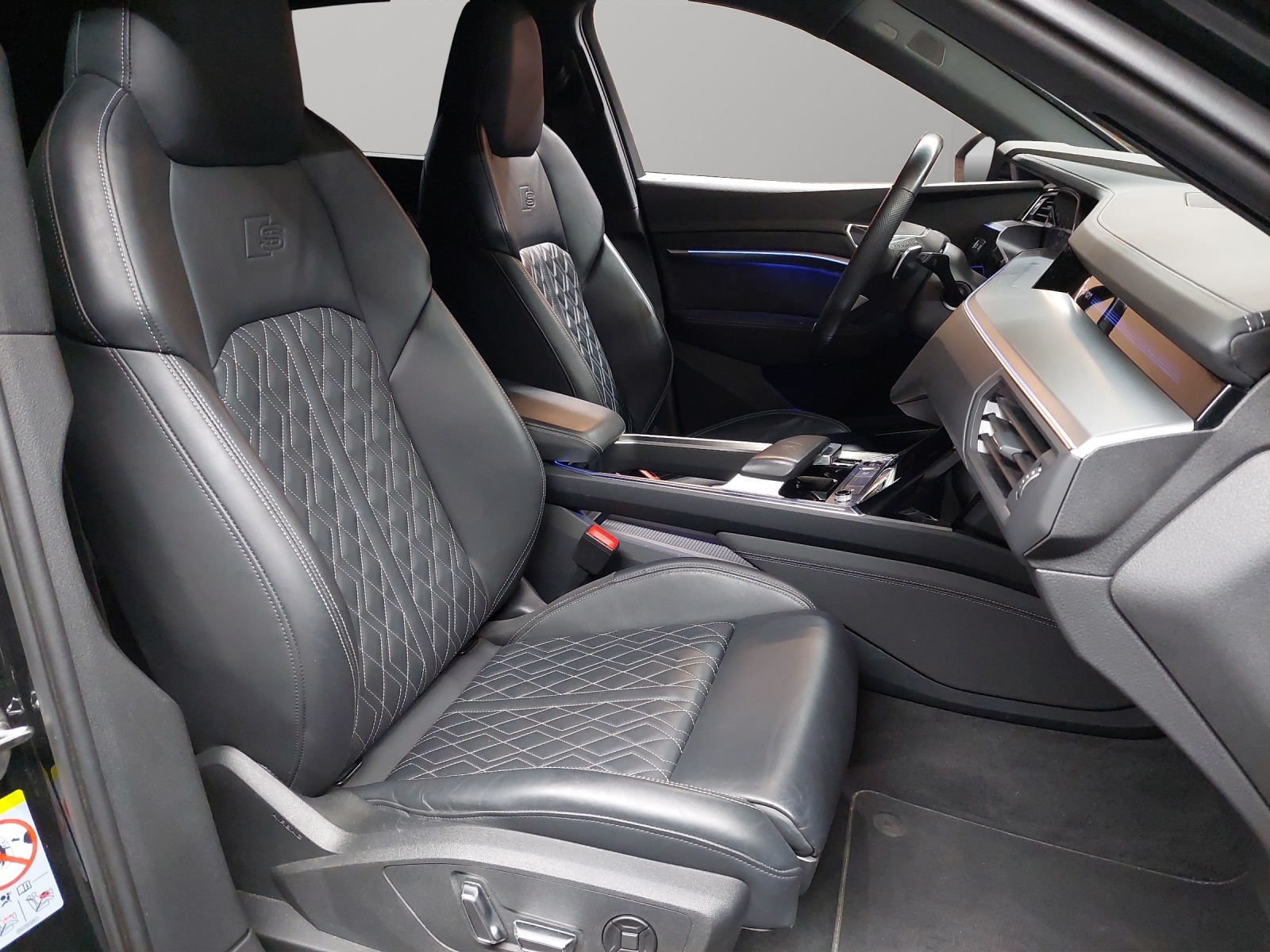 AUDI e-tron S quattro-image-8