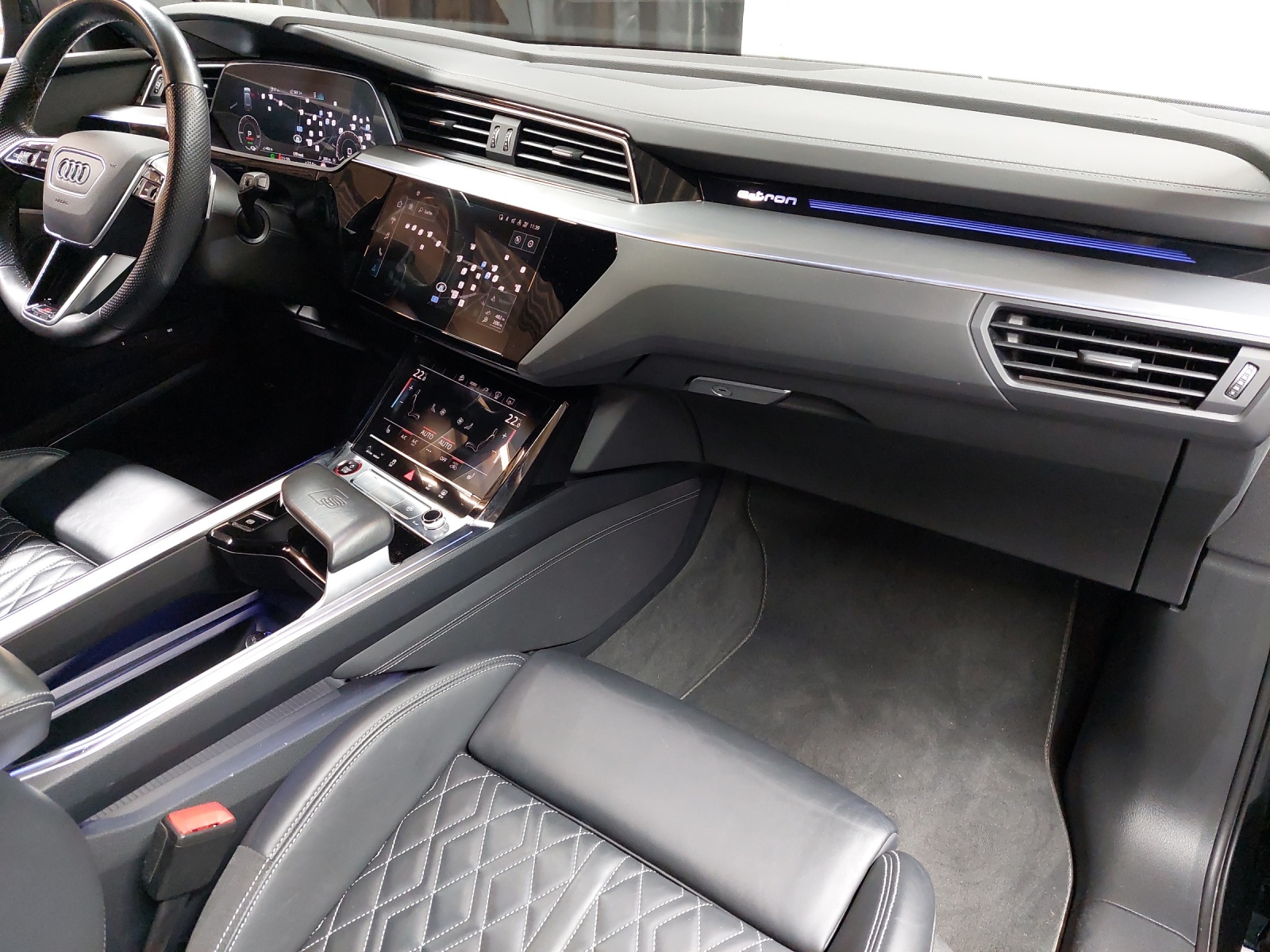 AUDI e-tron S quattro-image-9