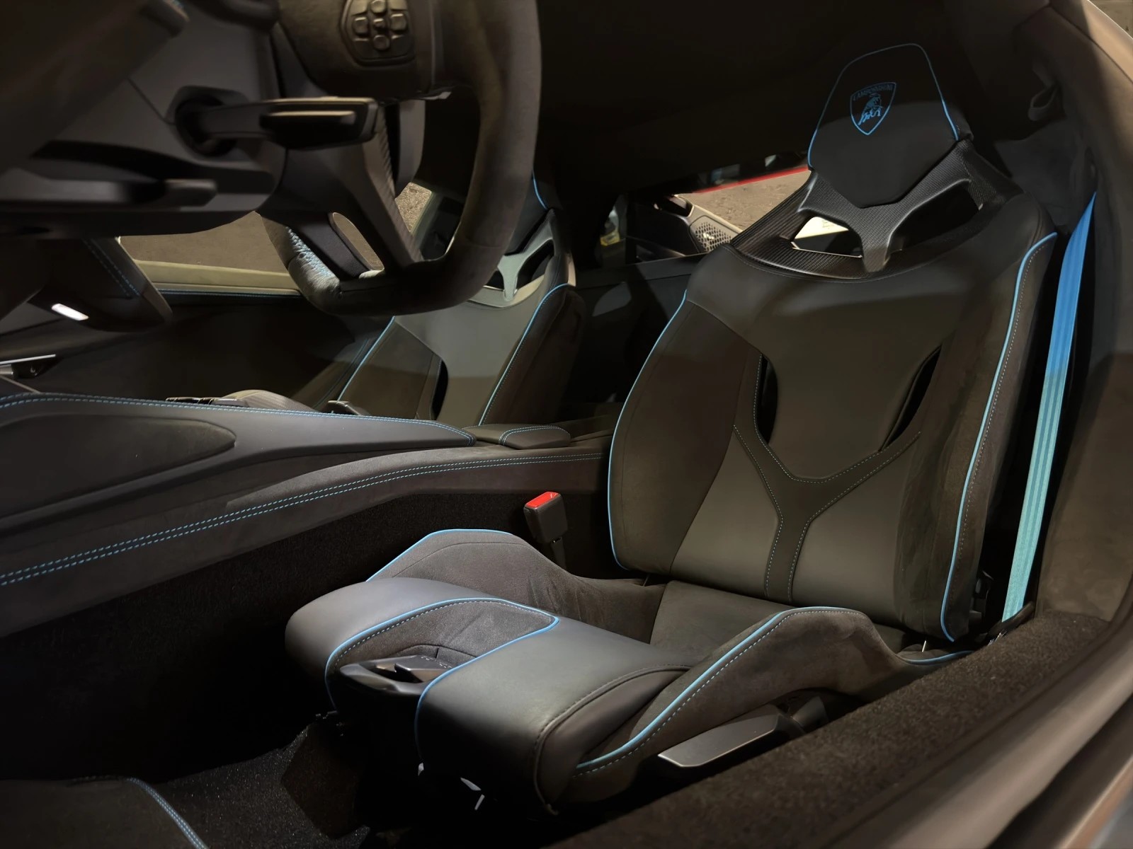 LAMBORGHINI REVUELTO-image-10