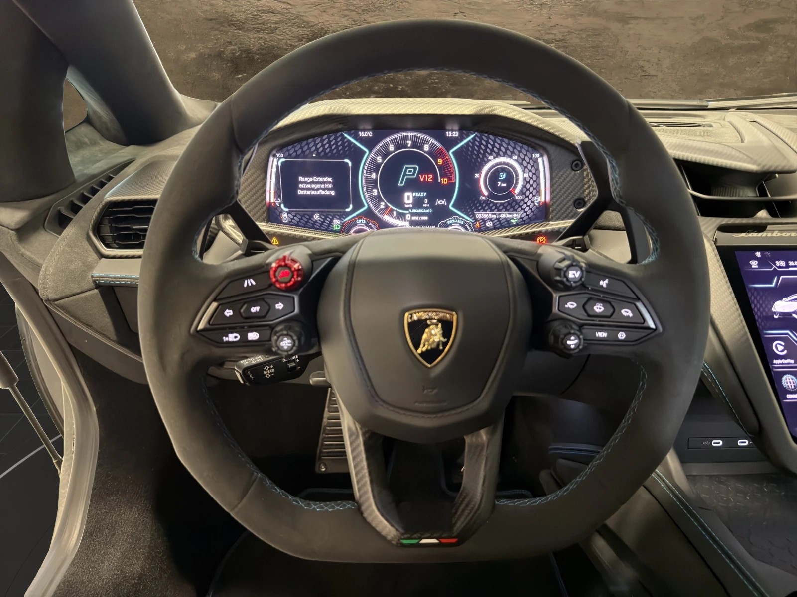 LAMBORGHINI REVUELTO-image-12